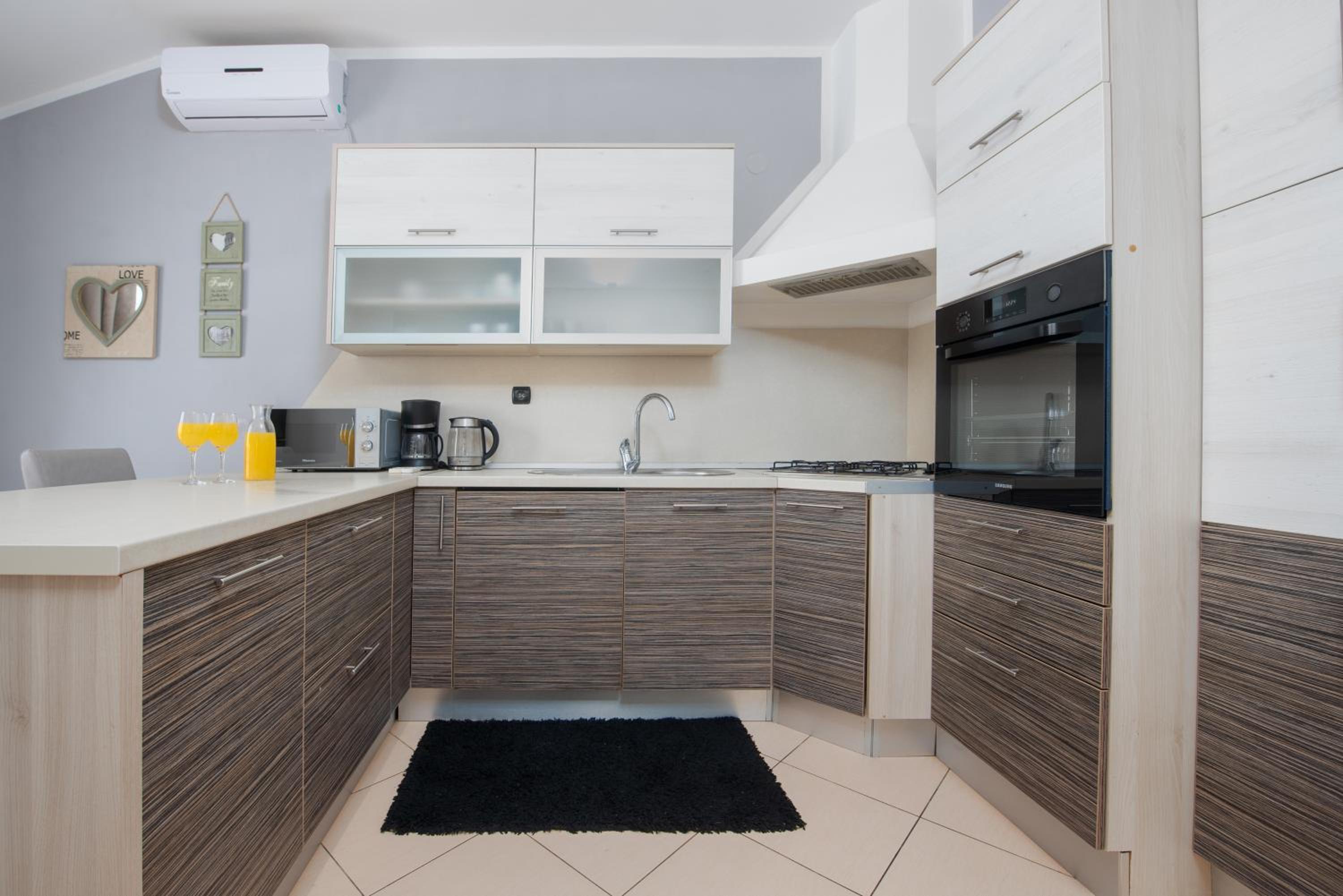 Three-Bedroom Apartment - Photo 25