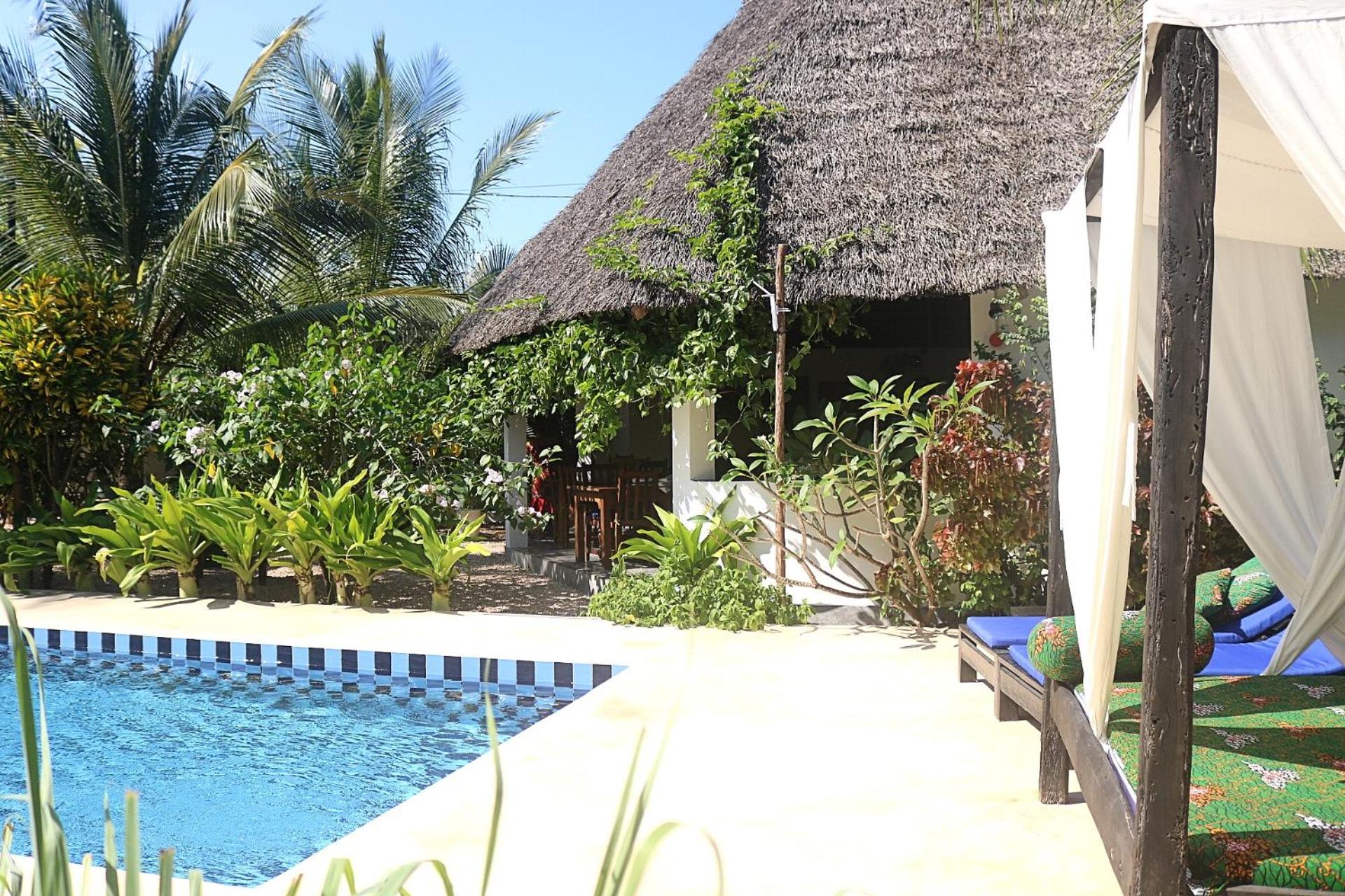 Deluxe Double Room with Balcony - Photo 2