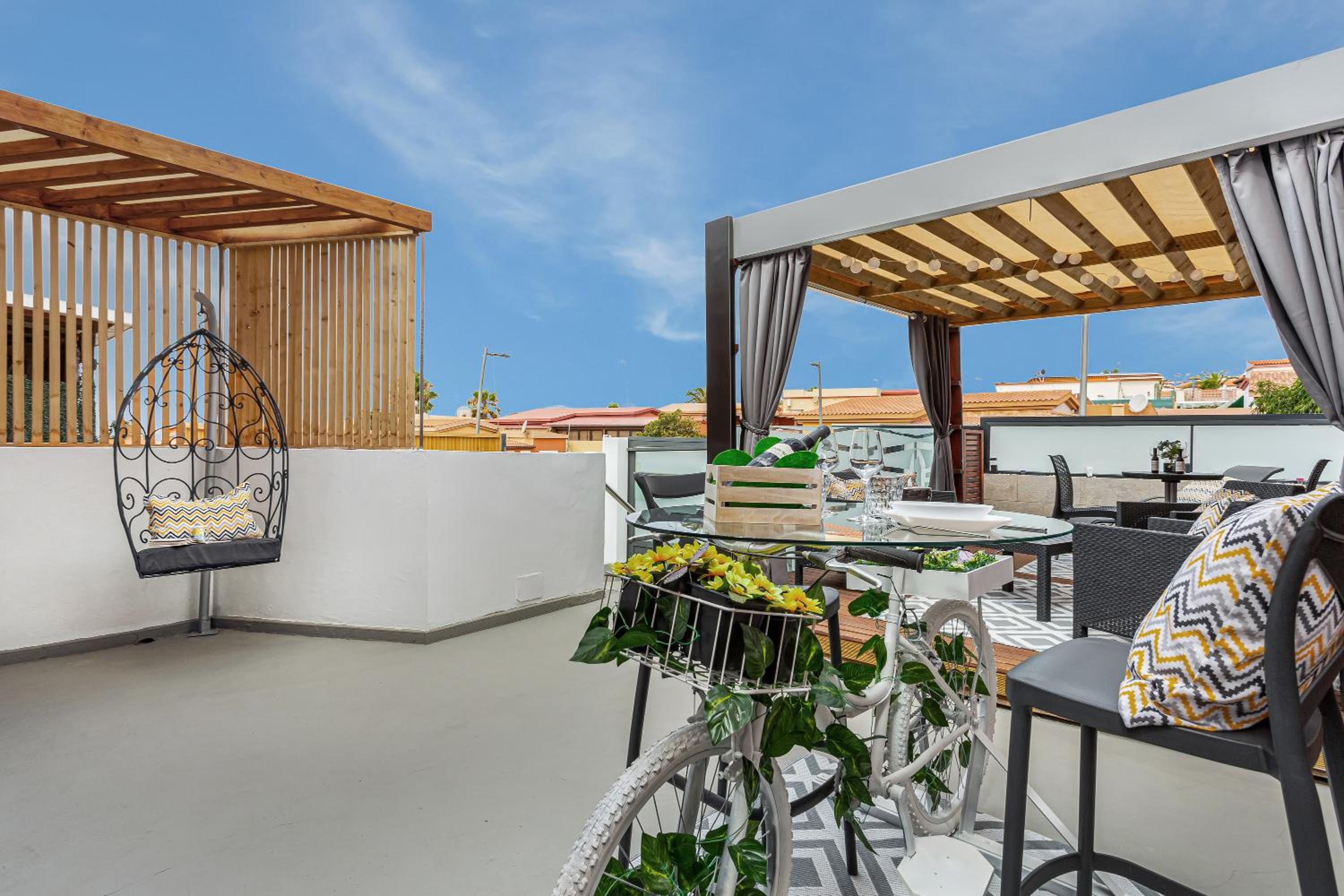 Superior Apartment with City View photo 2
