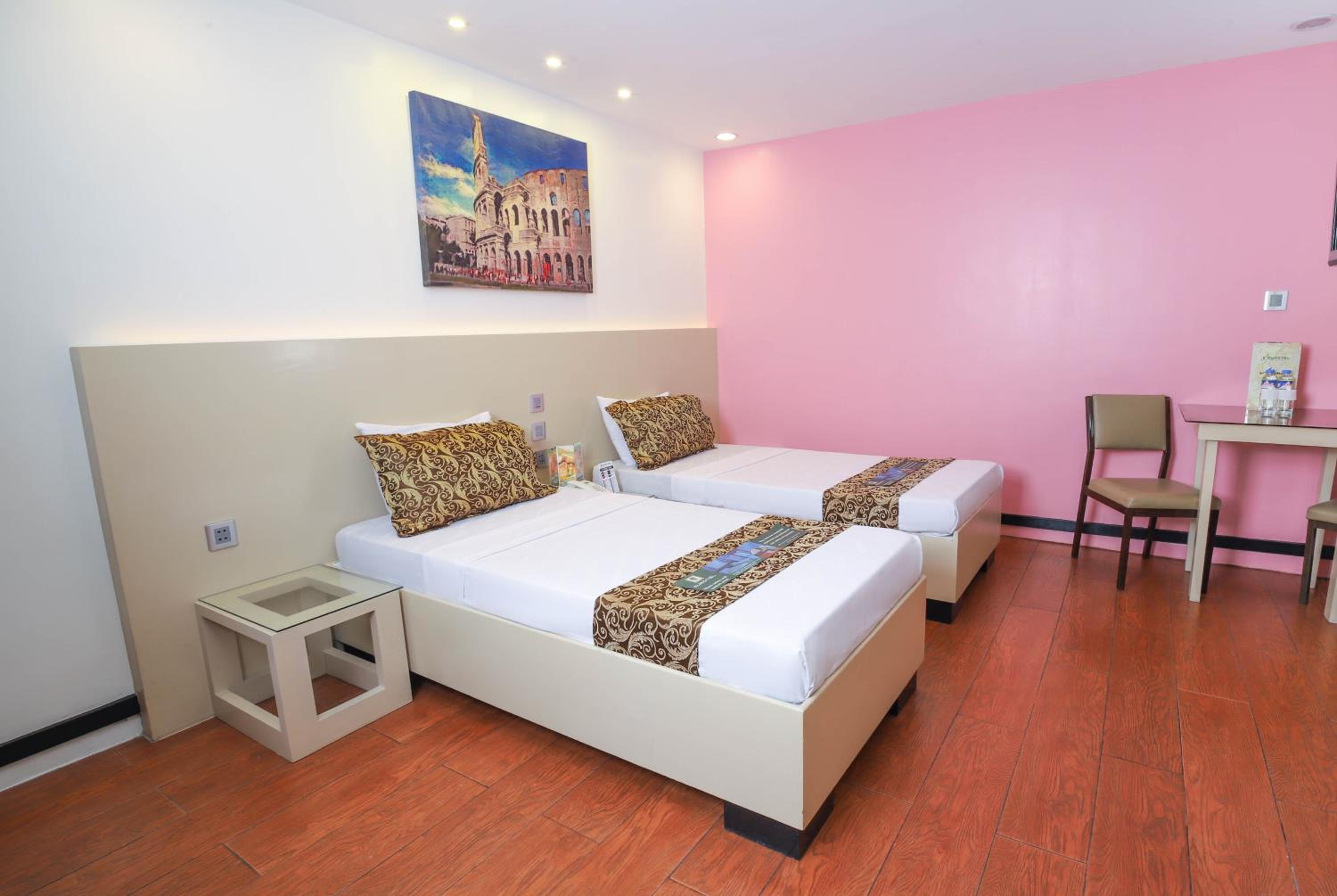 Standard Twin Room - Photo 3