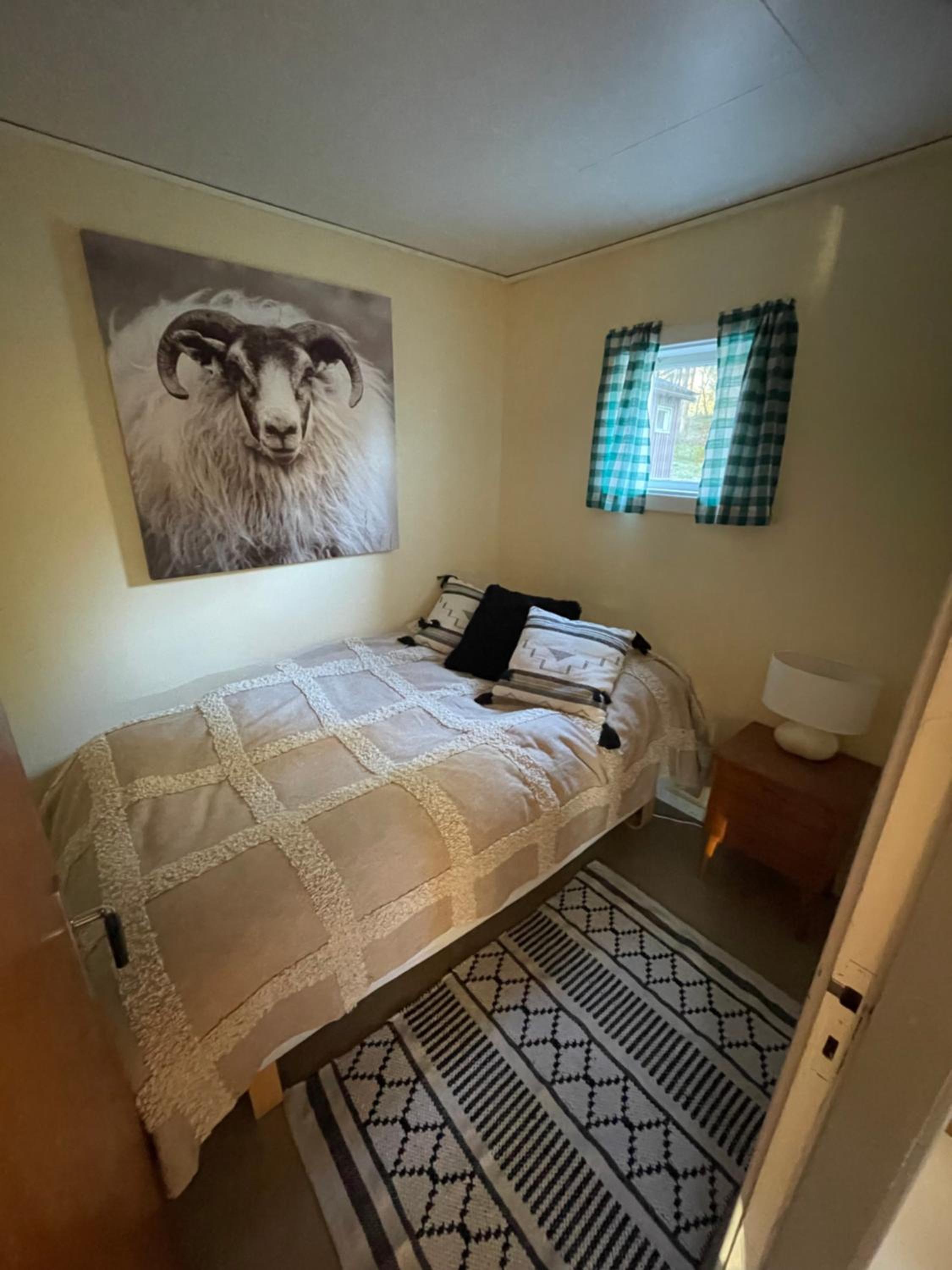 Two-Bedroom House photo 3