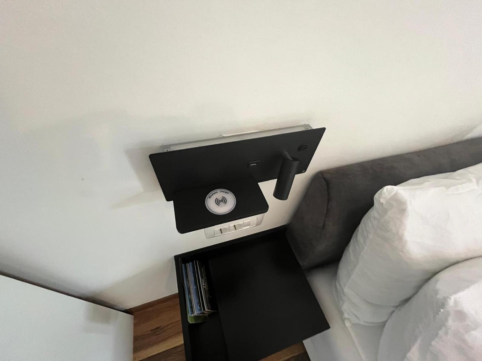 Deluxe Double Room - Photo 10