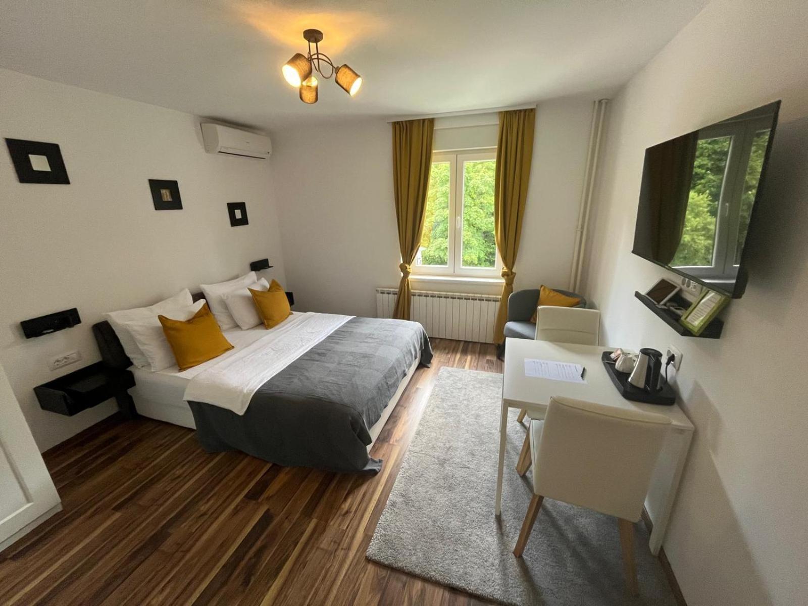 Deluxe Double Room - Photo 1
