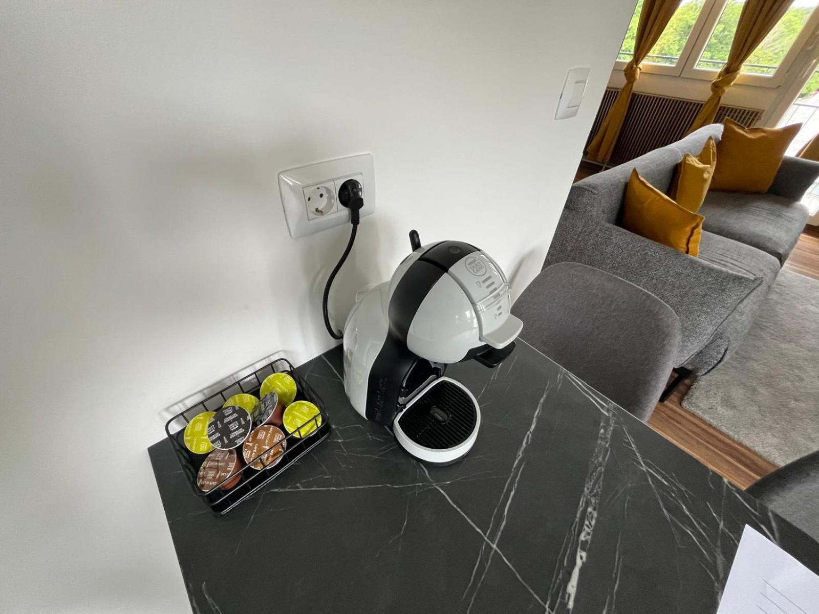 Deluxe Studio with Balcony - Photo 4