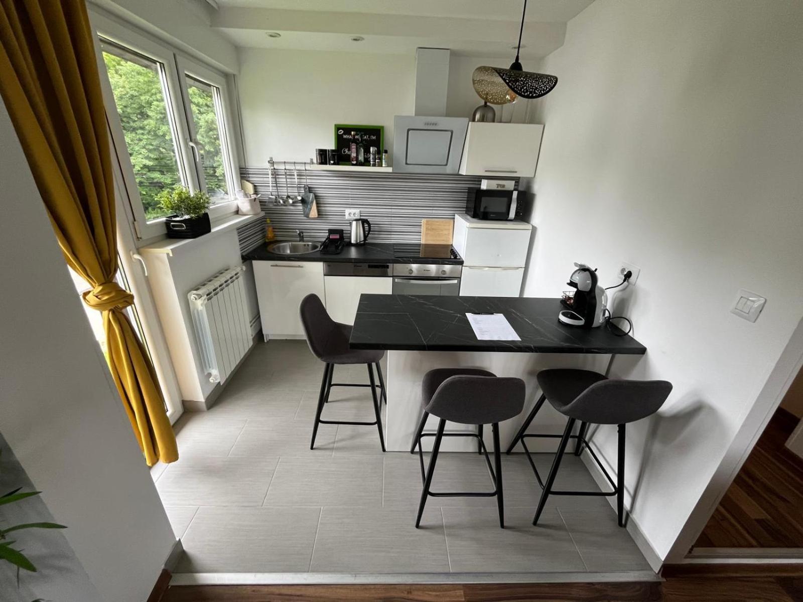Deluxe Studio with Balcony - Photo 2