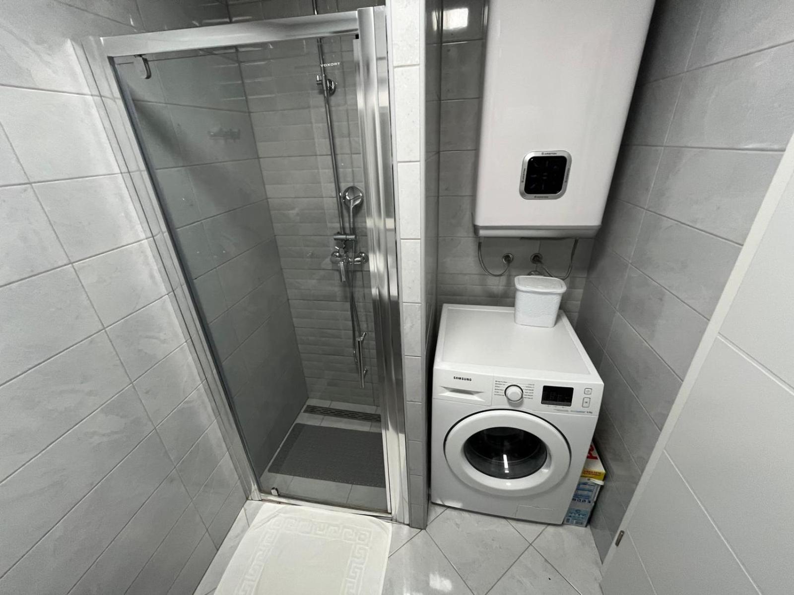 Deluxe Studio with Balcony - Photo 8