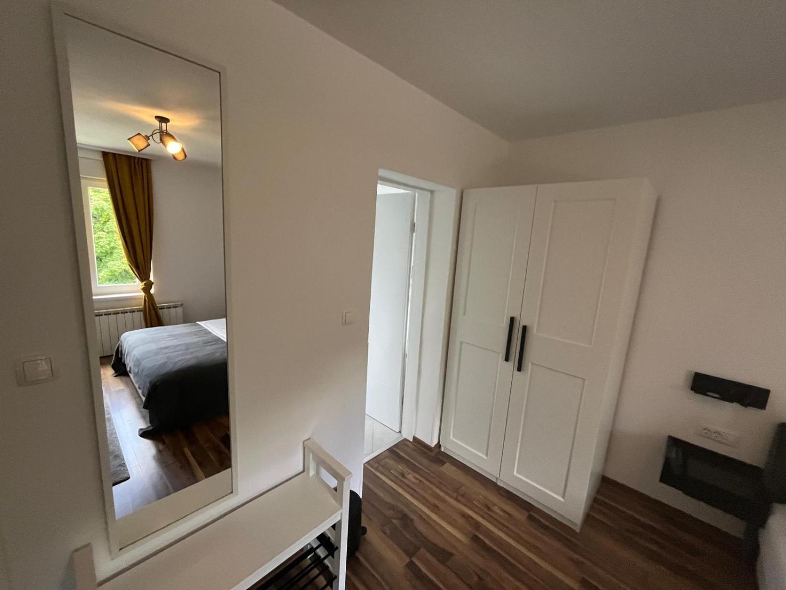 Deluxe Double Room - Photo 11