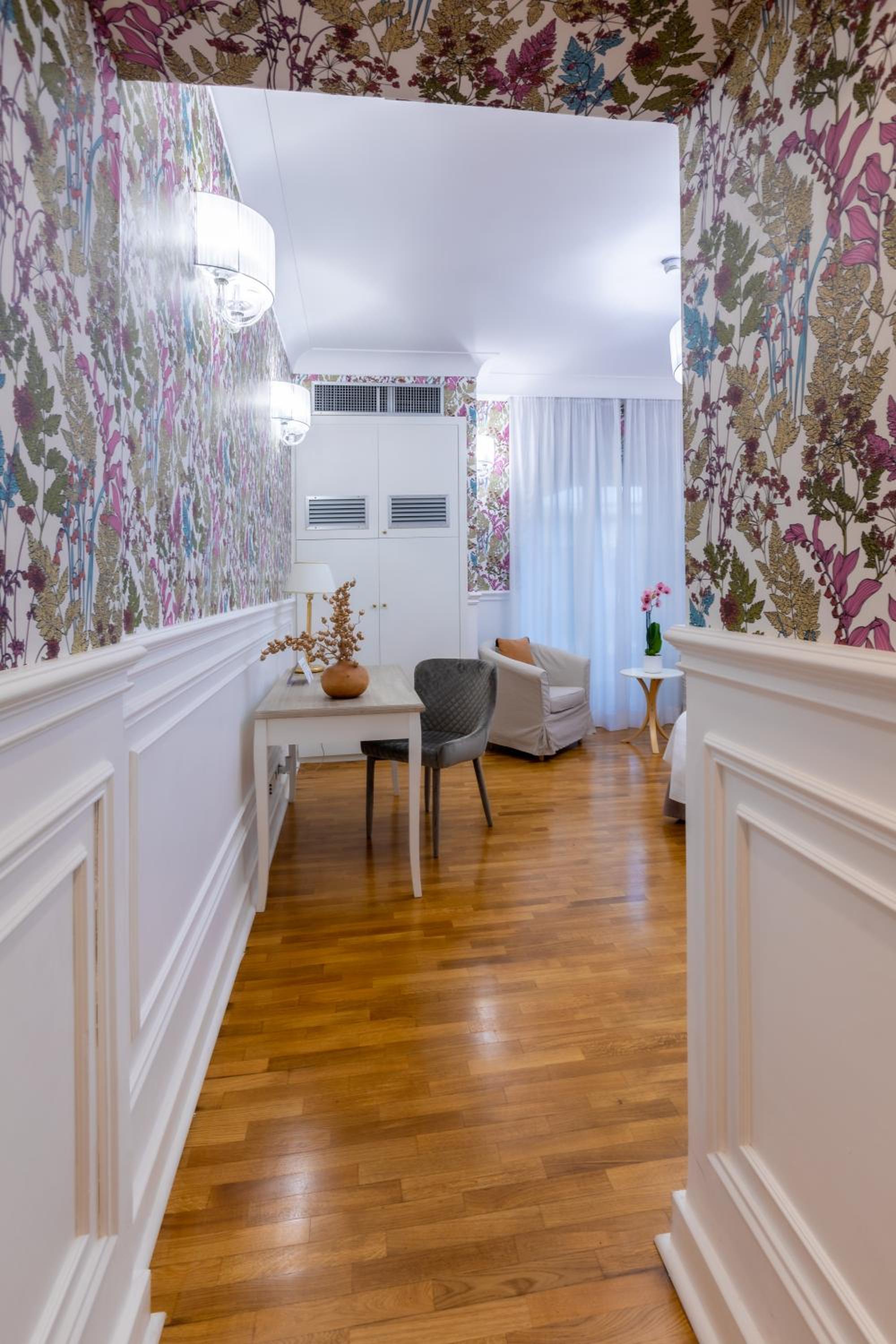 Superior King Room photo 2