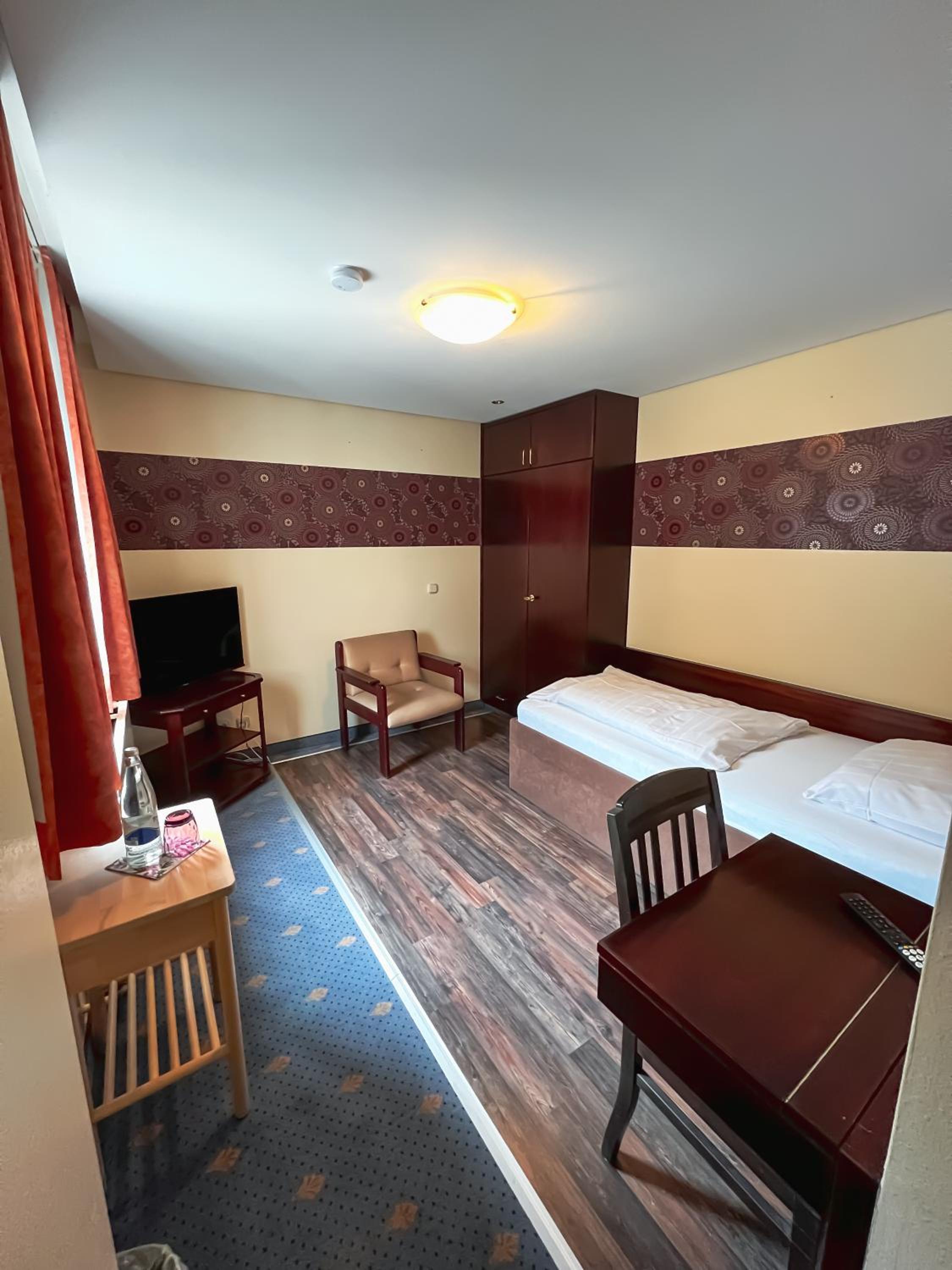 Single Room photo 1