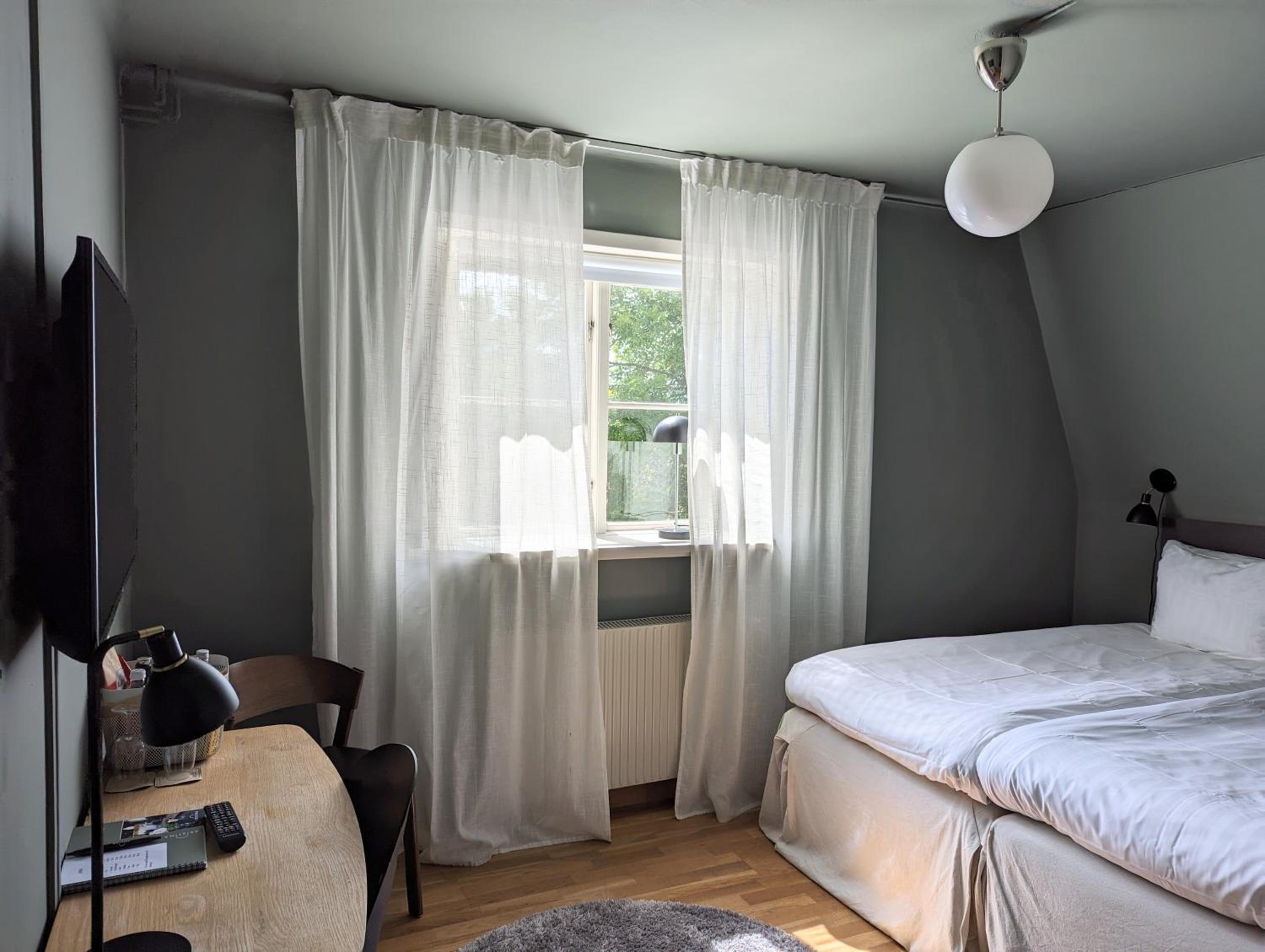 Double or Twin Room - Photo 5