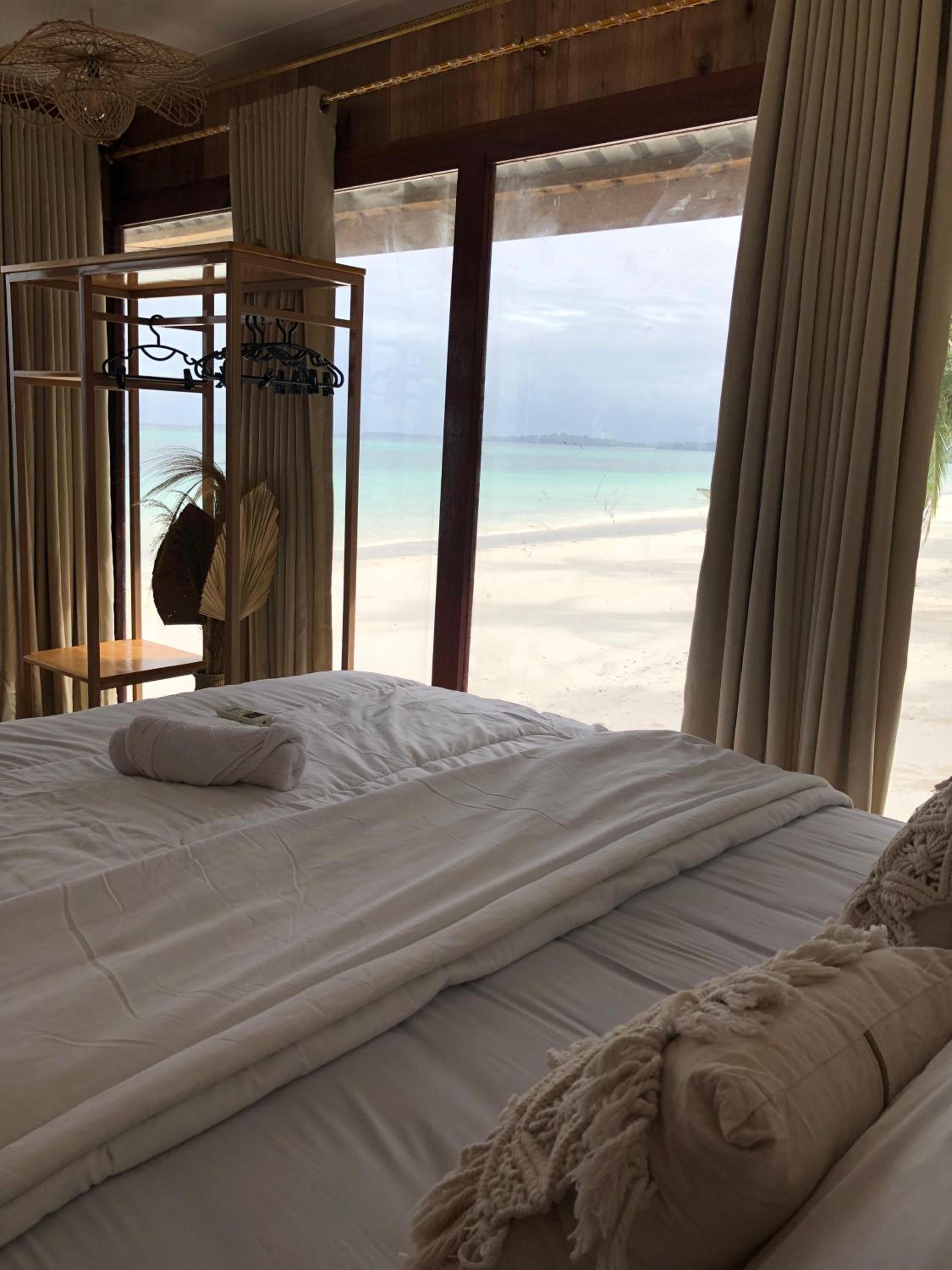 Deluxe Double Room with Balcony and Sea View photo 3