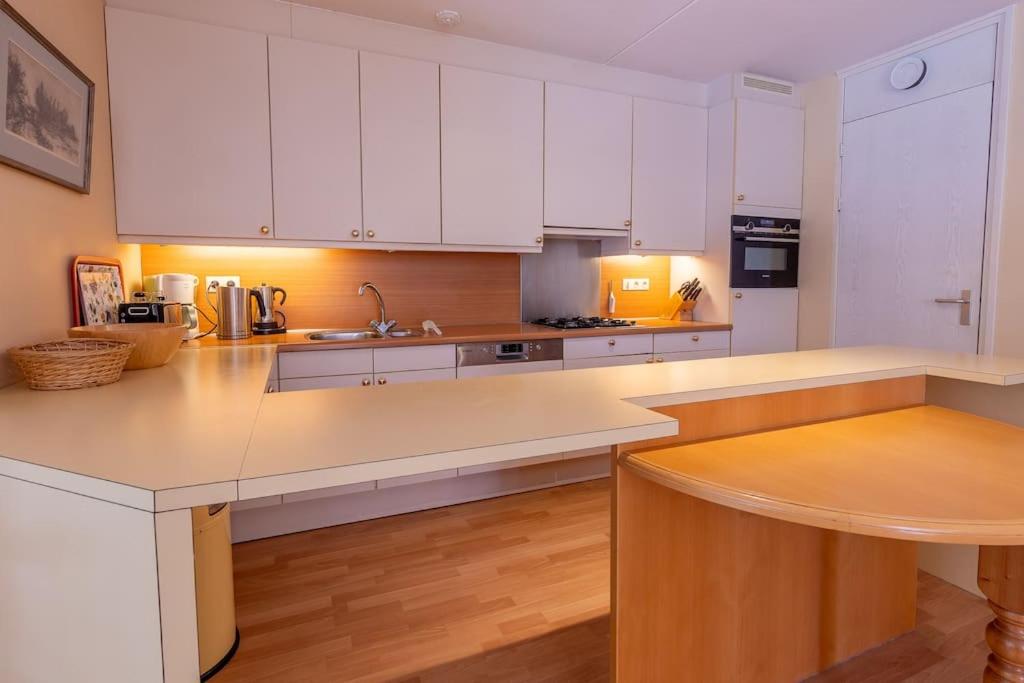 Two-Bedroom Apartment with Balcony photo 2