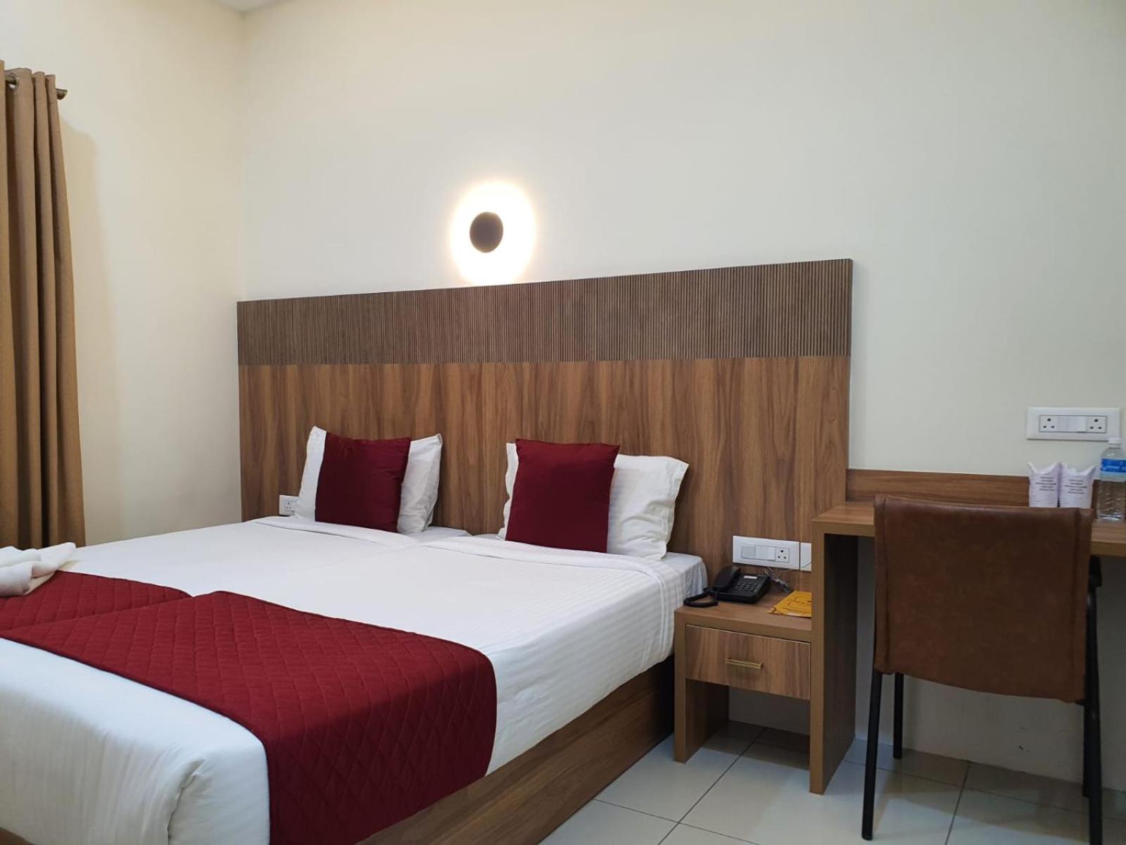 Twin Room - Photo 26