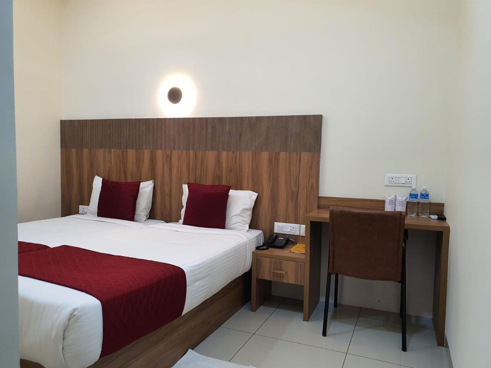 Twin Room - Photo 25