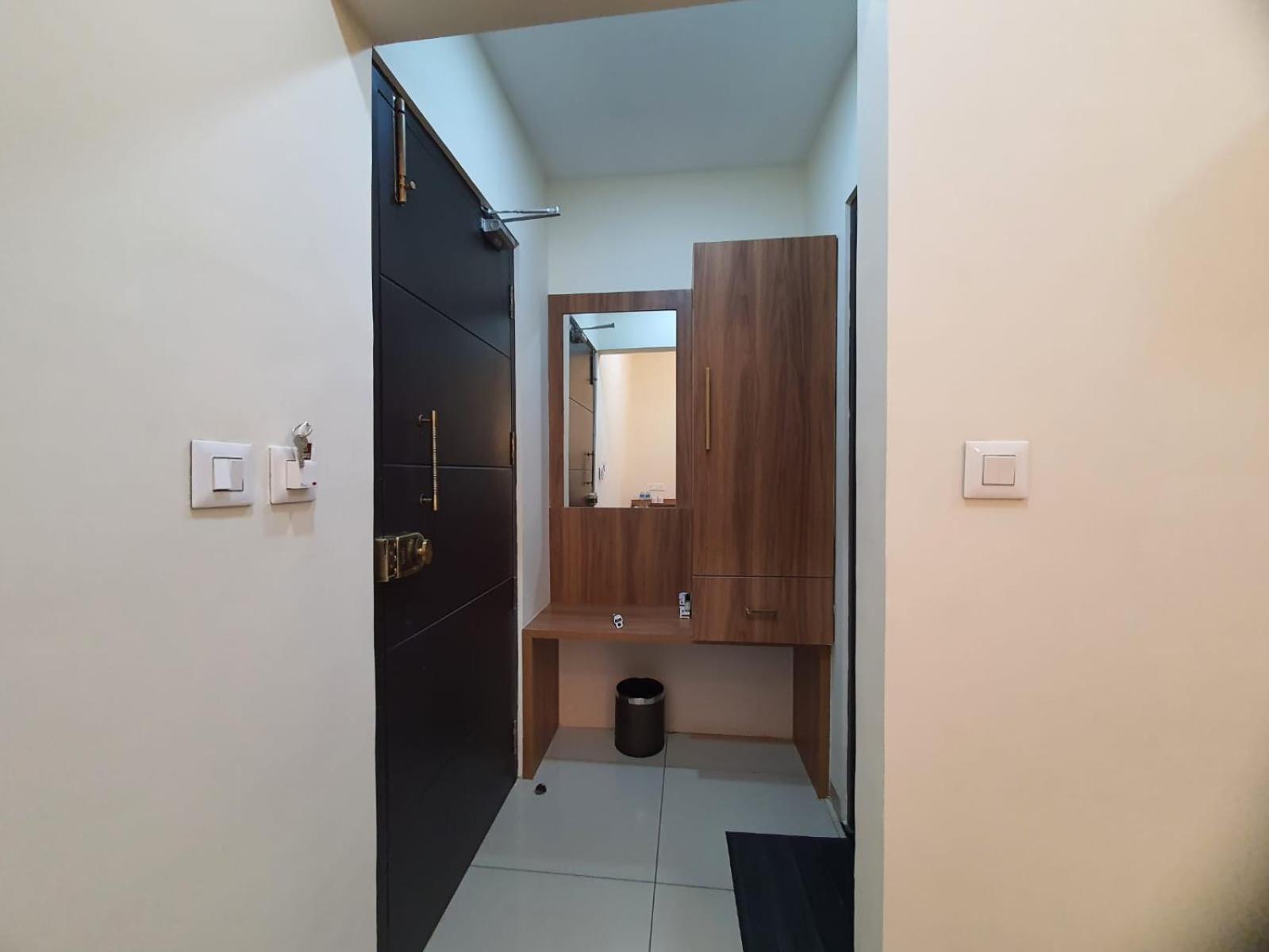 Twin Room - Photo 16