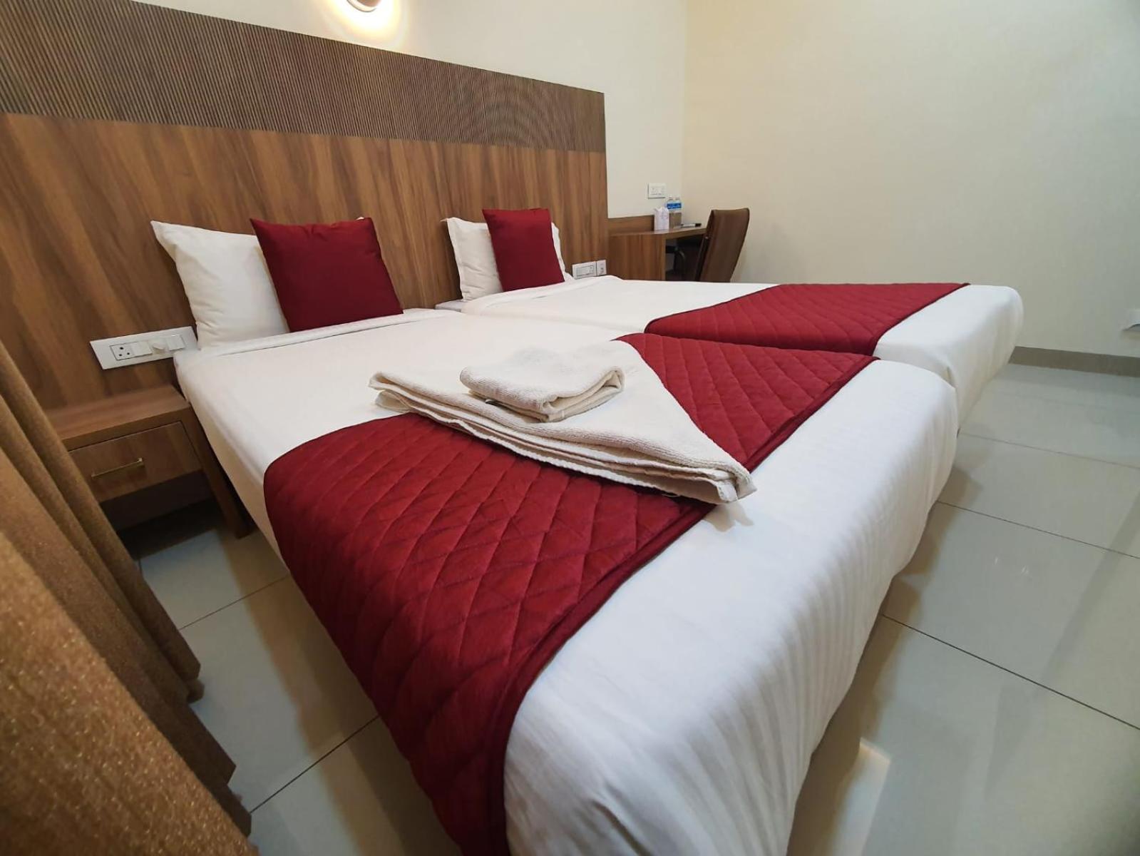 Twin Room - Photo 15