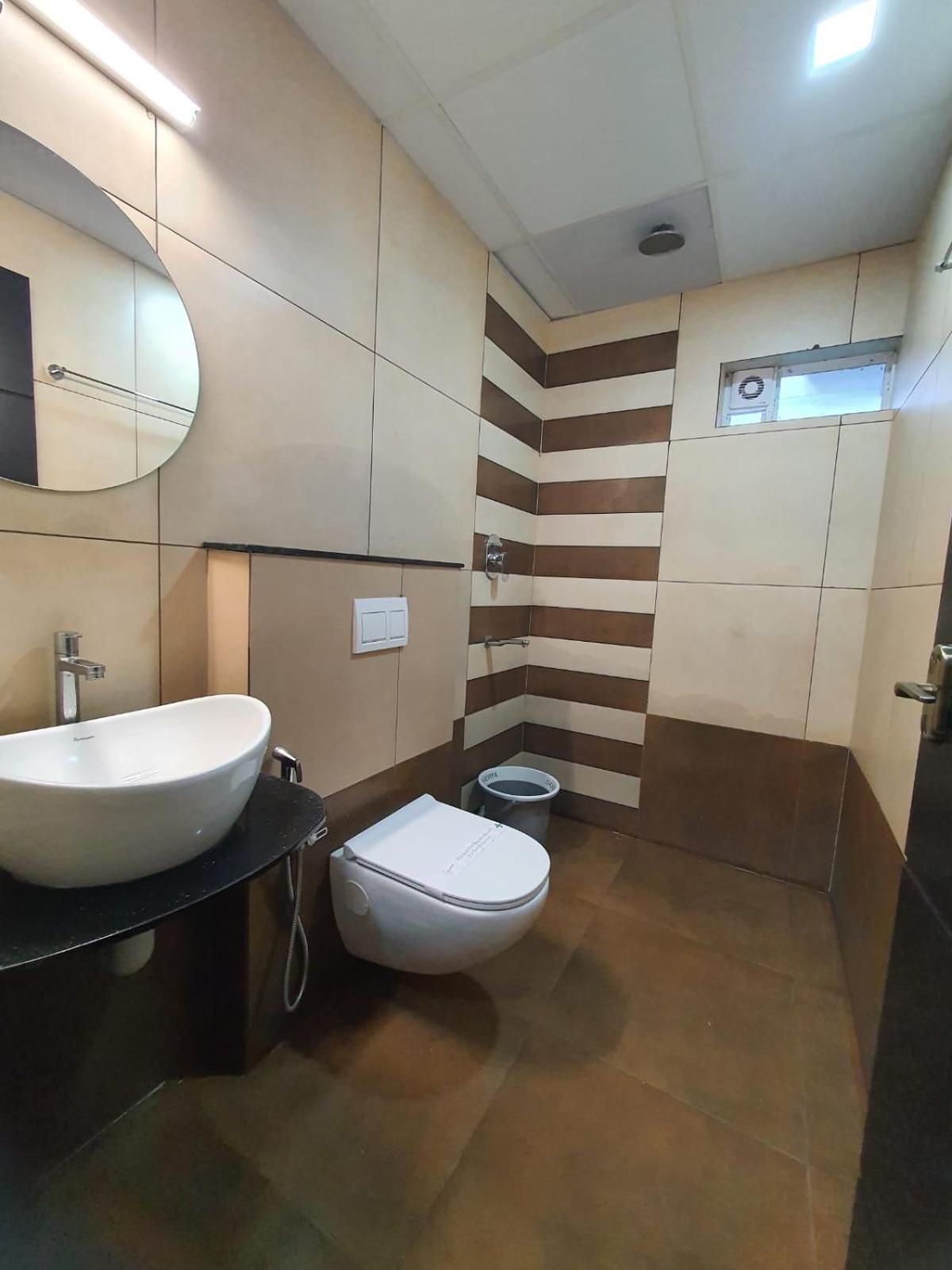 Twin Room - Photo 31