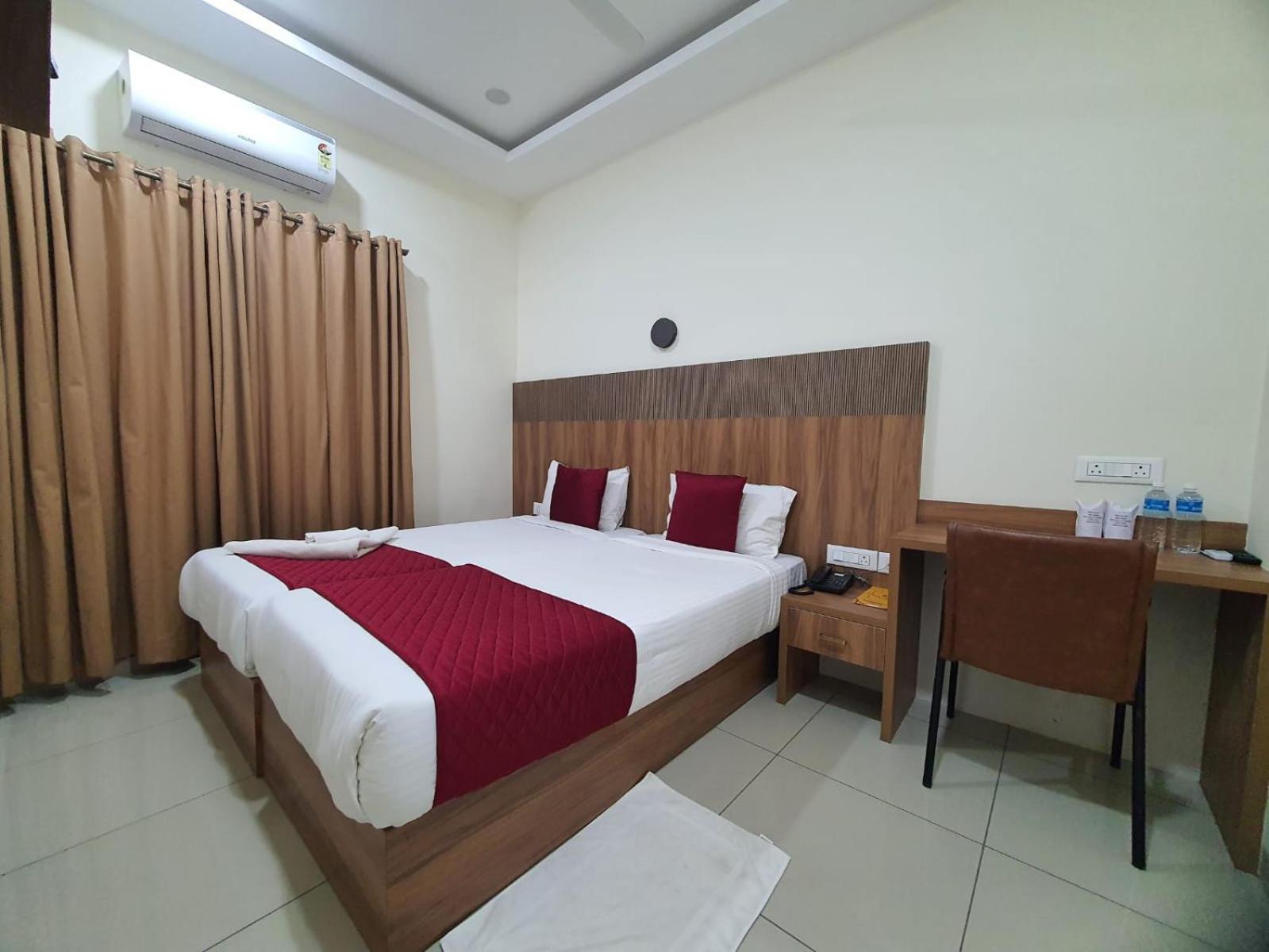 Twin Room - Photo 7