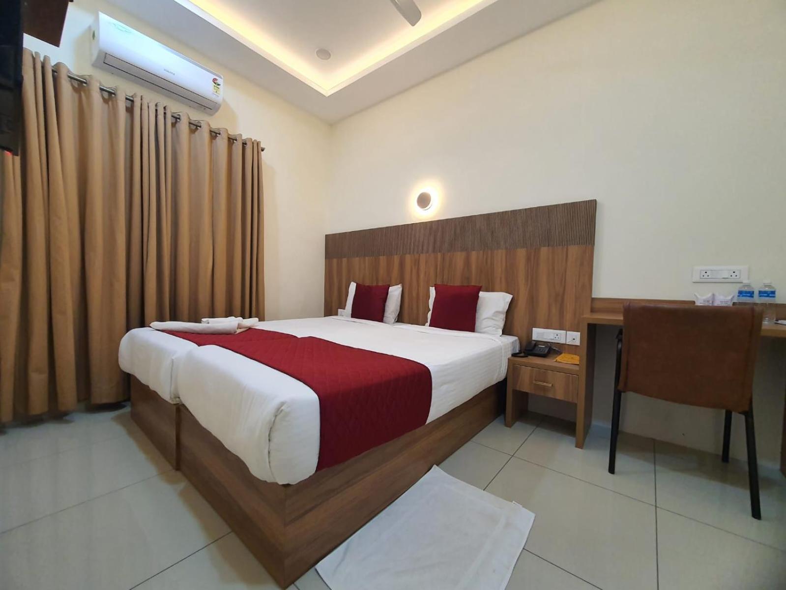 Twin Room - Photo 9