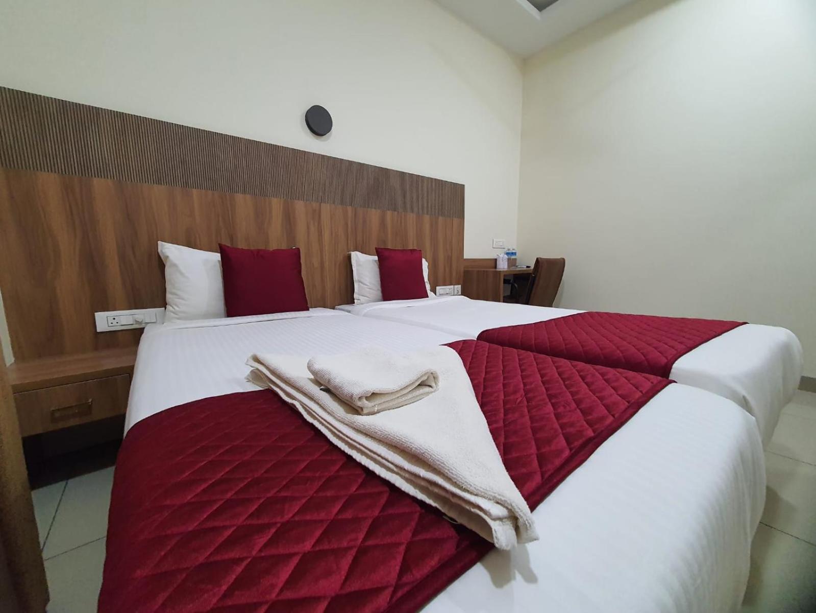 Twin Room - Photo 4