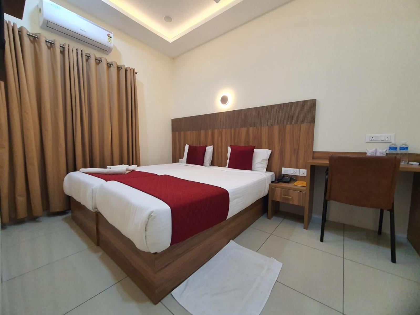 Twin Room - Photo 6