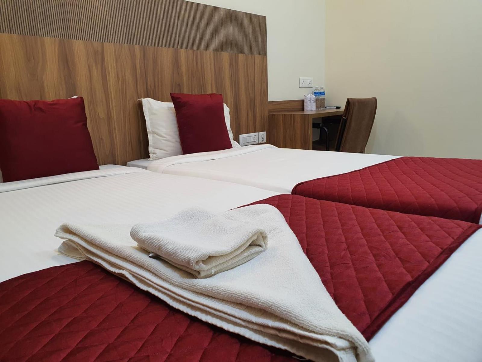Twin Room - Photo 5