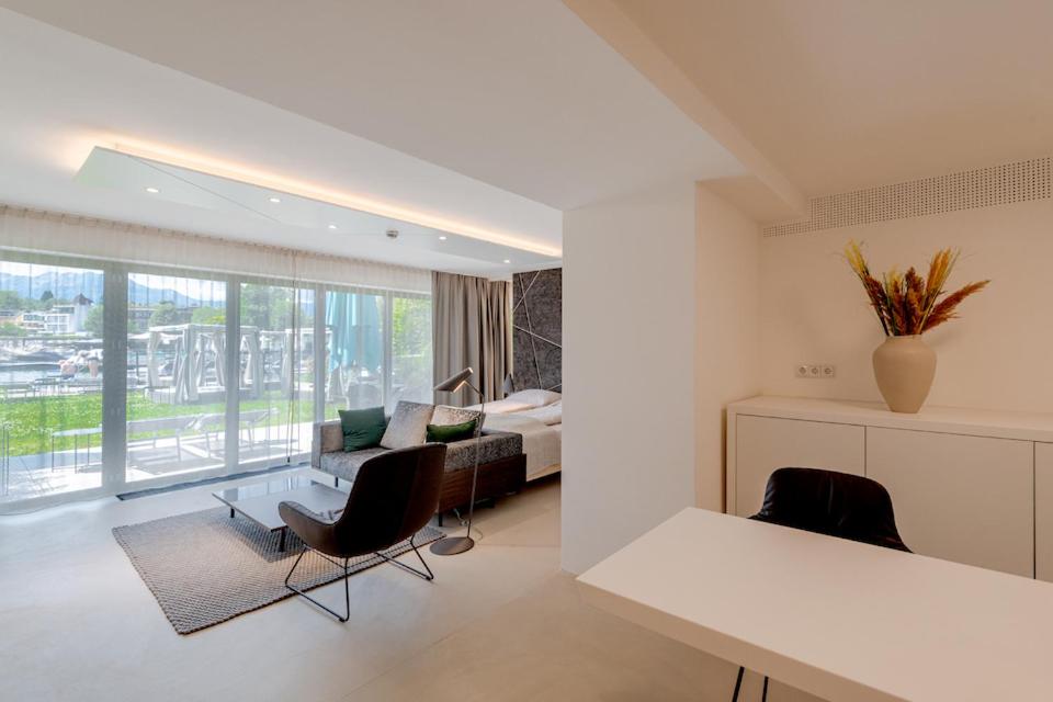 Suite with Lake View photo 1