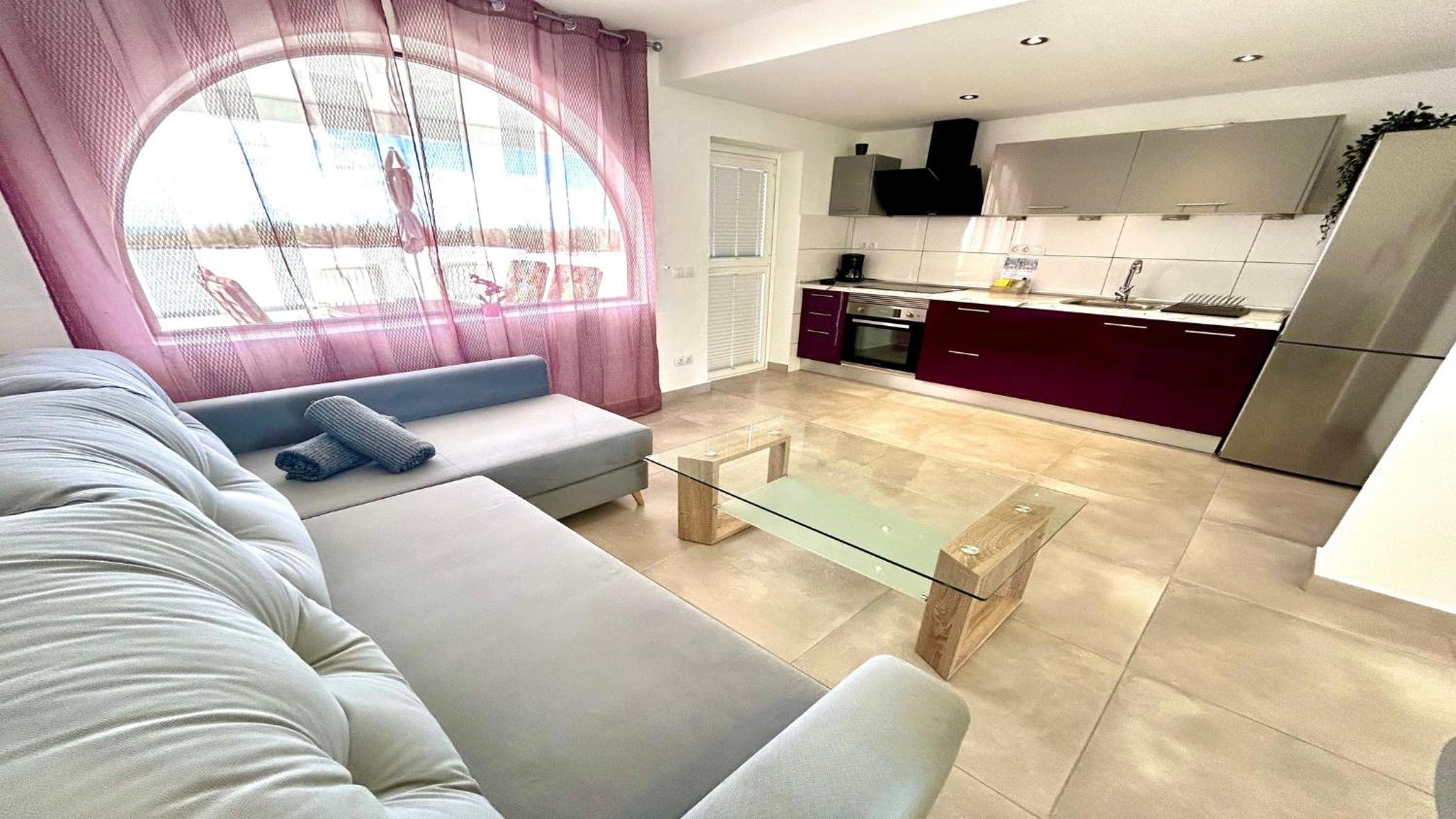 One-Bedroom Apartment With Sea View And Terrace