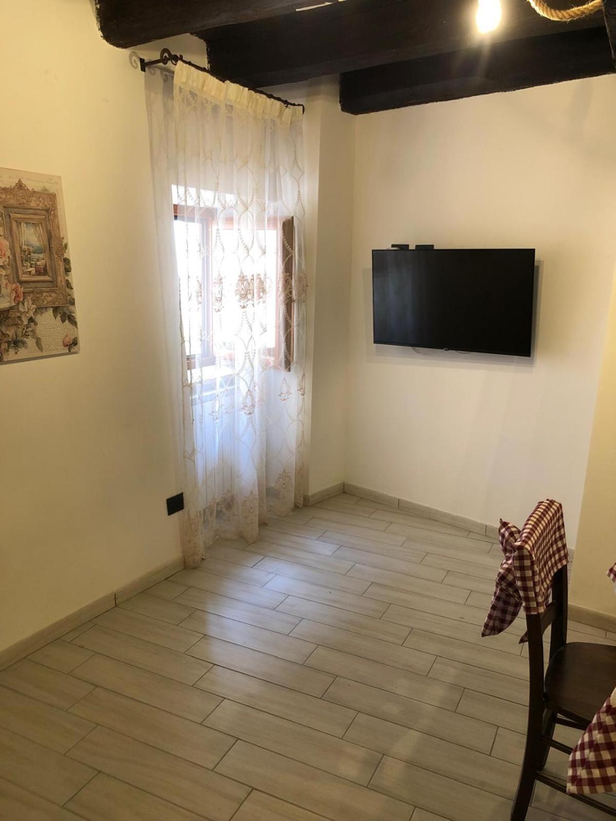 One-Bedroom House photo 1