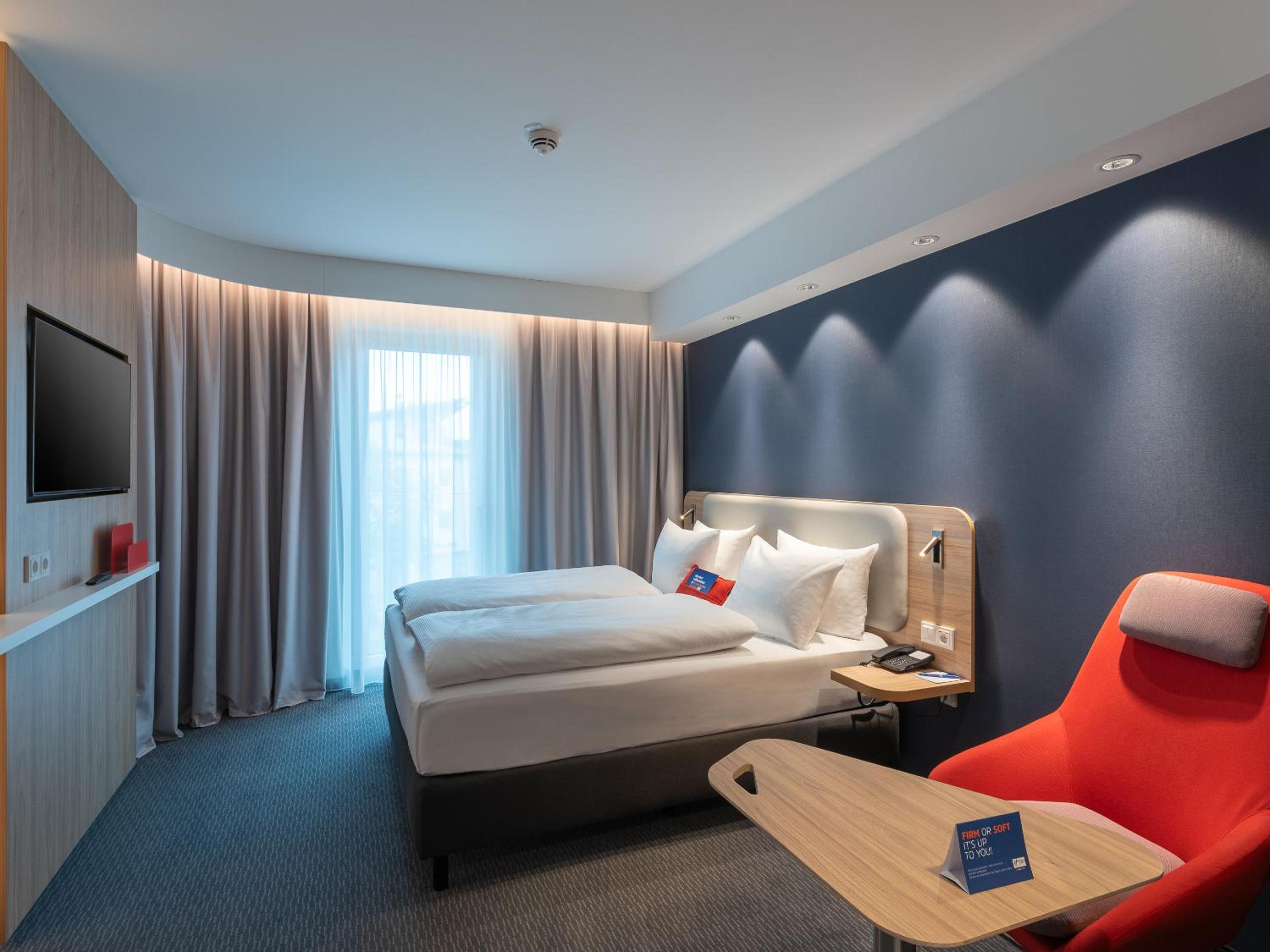Standard Queen Room photo 2