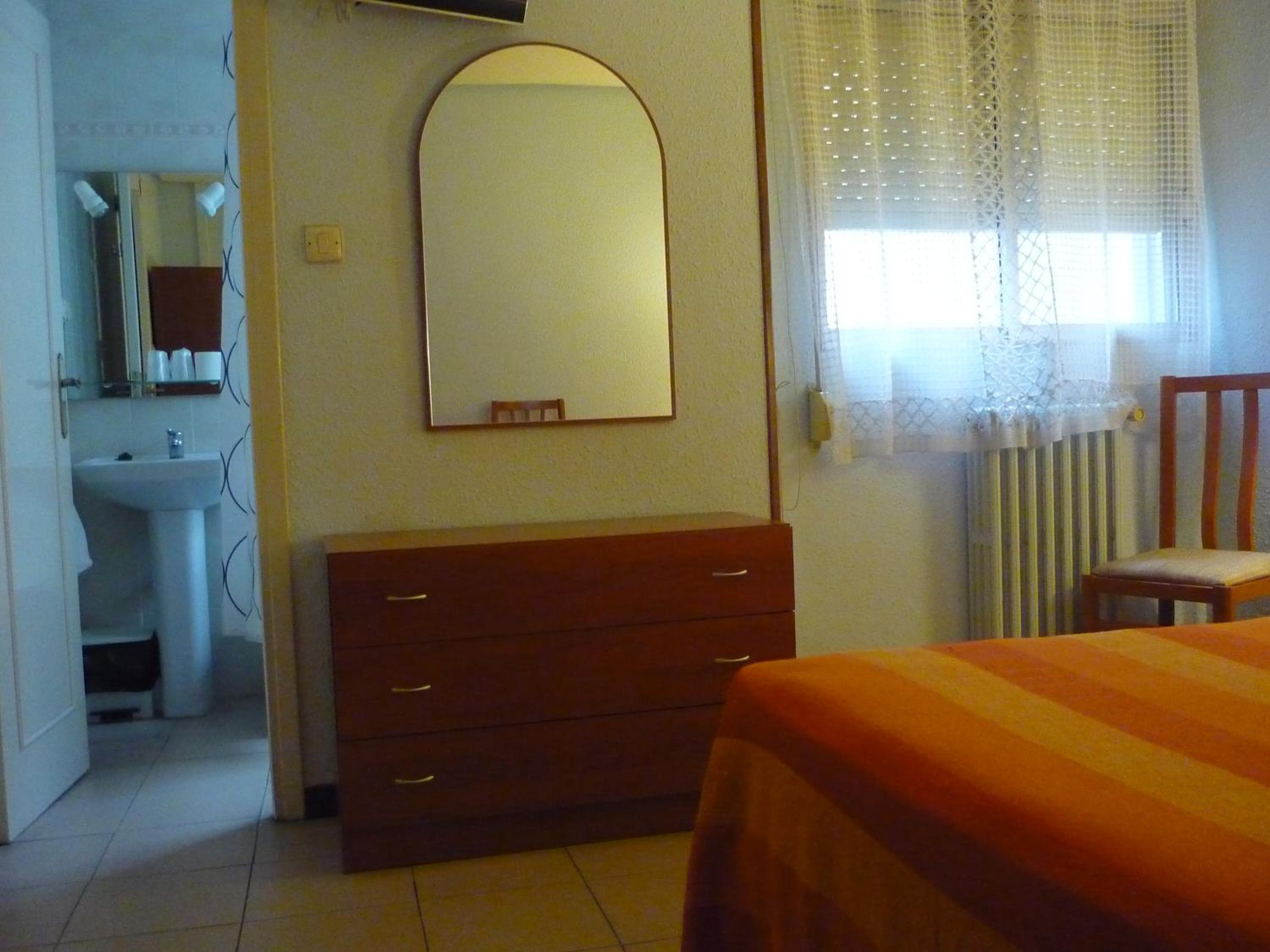 Double or Twin Room photo 2