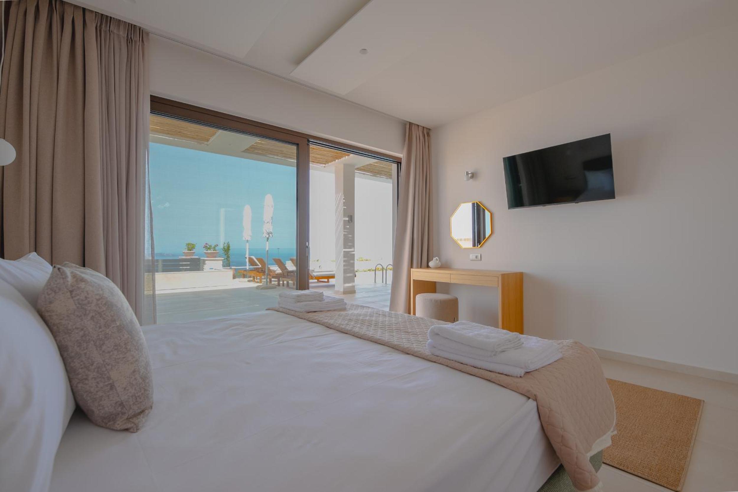 Three-Bedroom Villa photo 1