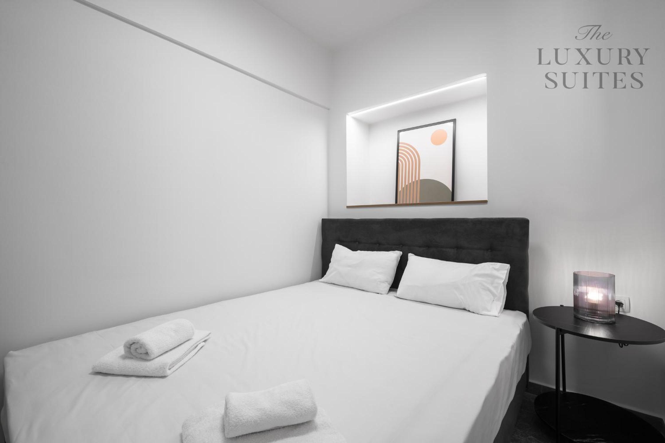 King Studio with Sofa Bed - Photo 14