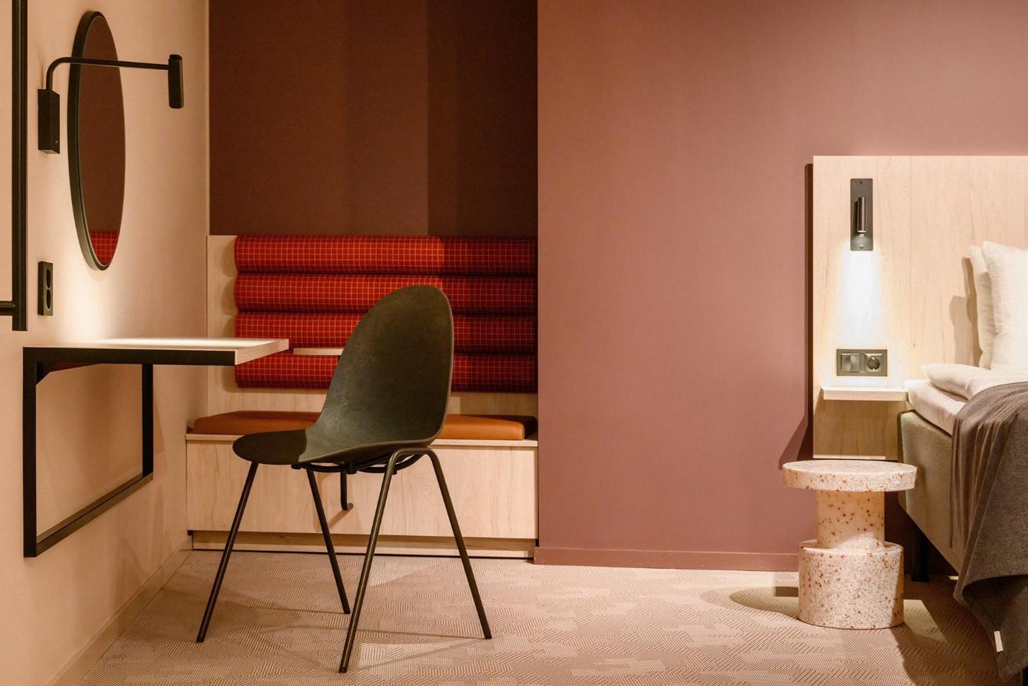Twin Room - without window - Photo 4