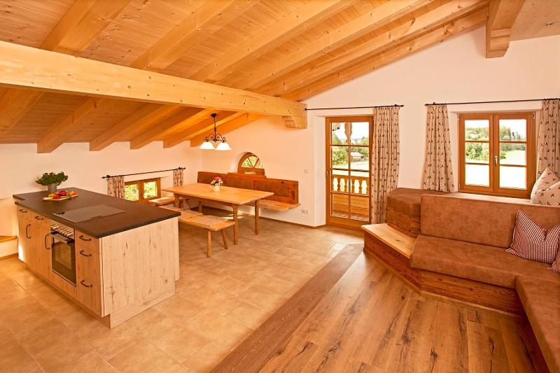 Three-Bedroom Apartment with Balcony photo 2
