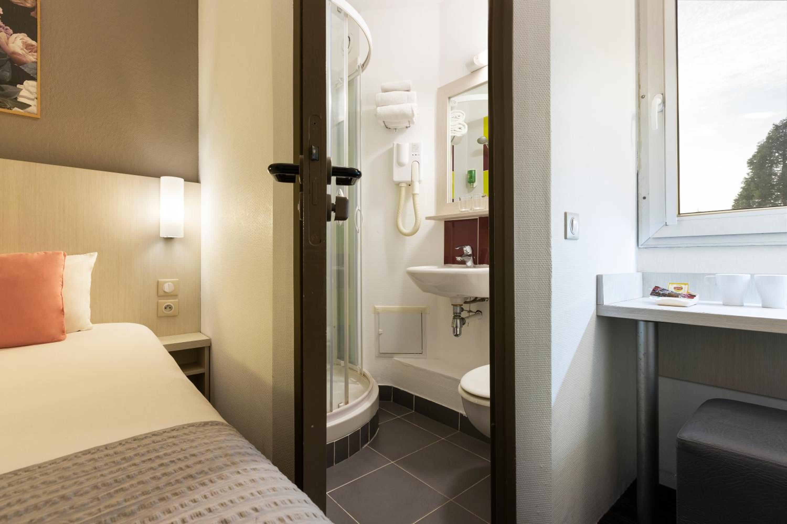 Double Room - Photo 6