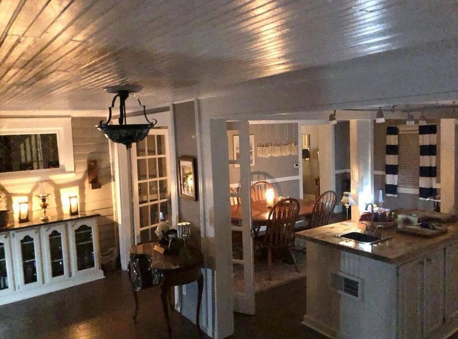 Three-Bedroom House photo 3