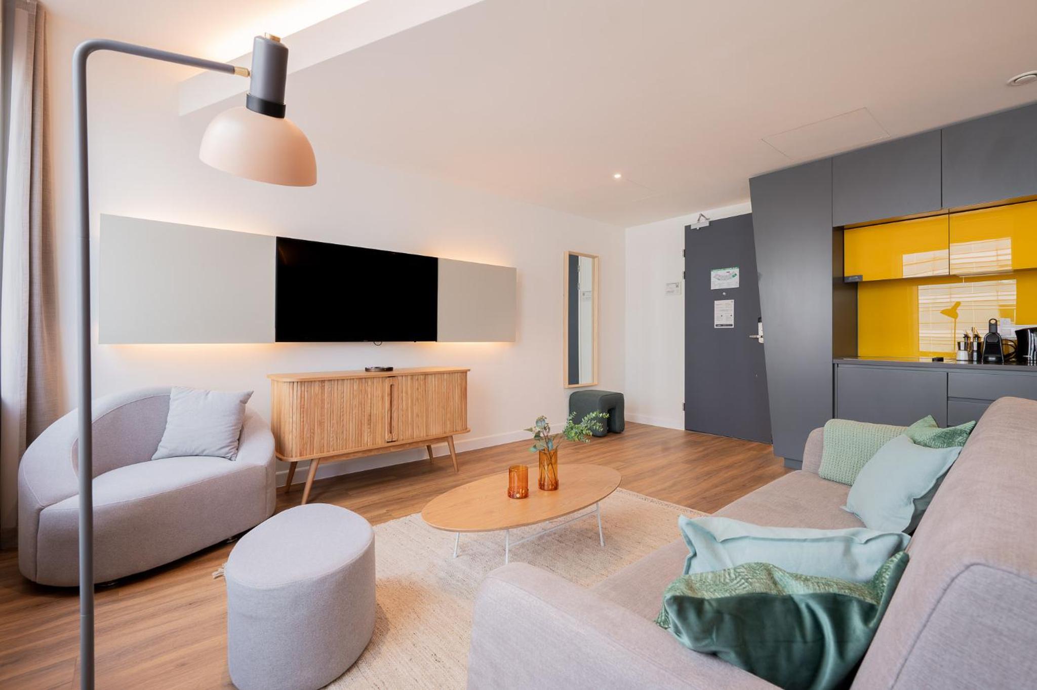 One-Bedroom Suite with Sofa Bed photo 3