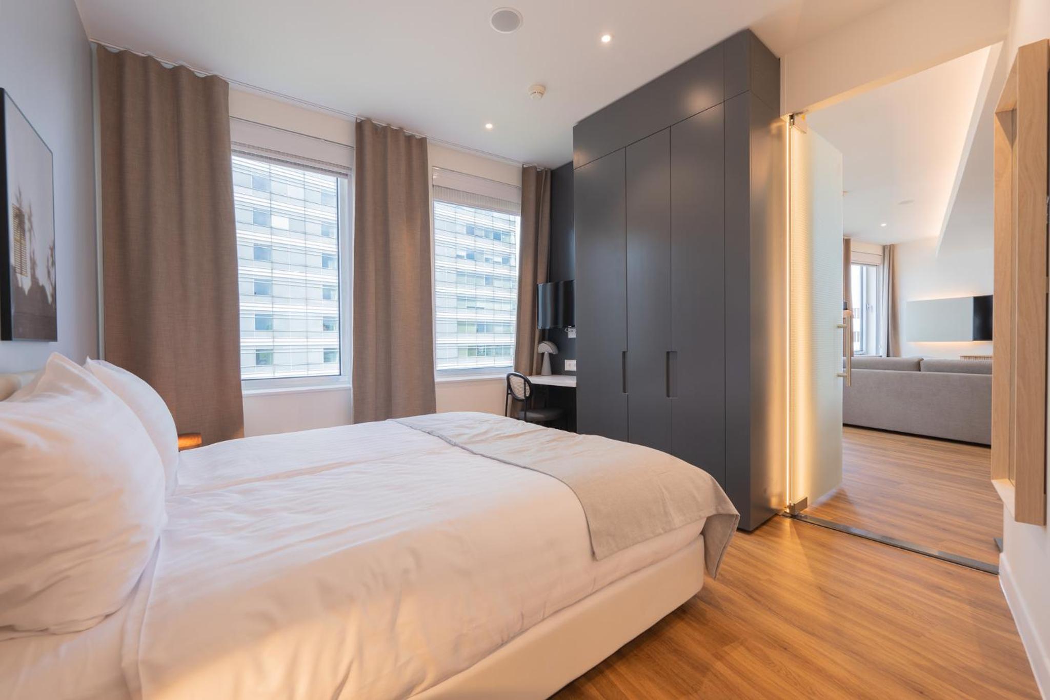 One-Bedroom Suite with Sofa Bed photo 2