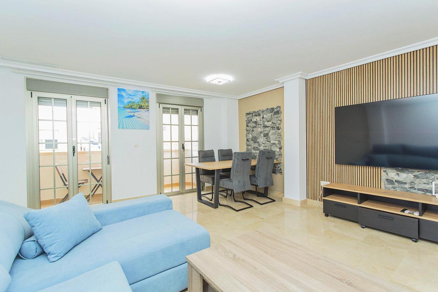 Apartamento con Balcón