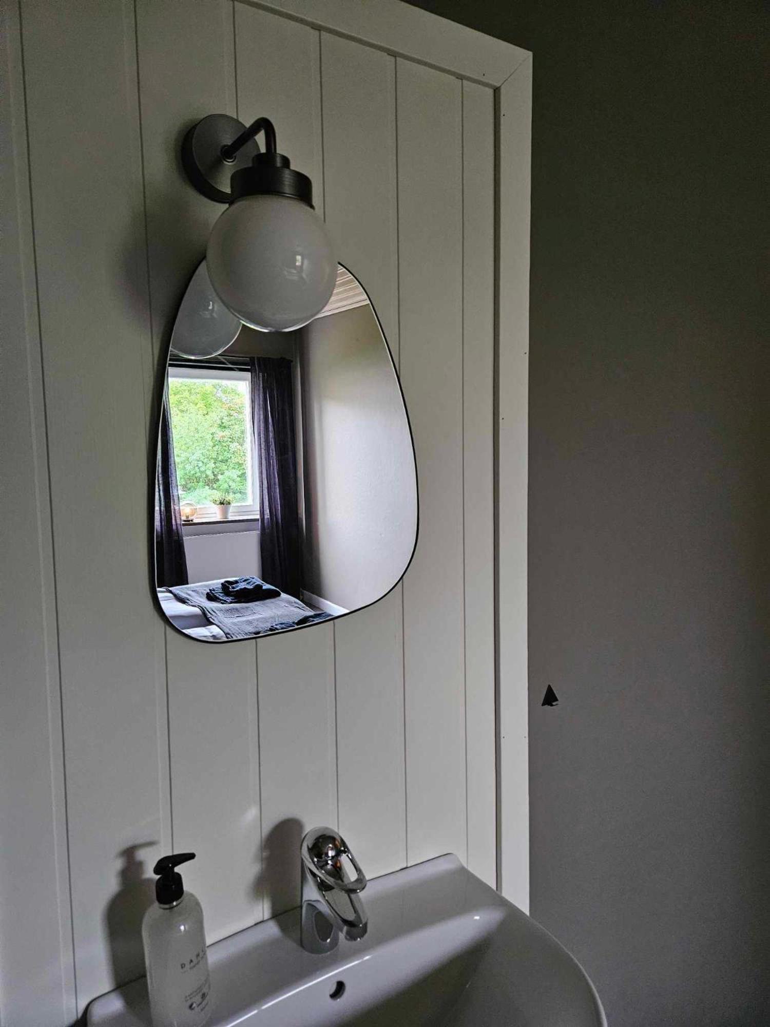 Double Room with Shared Bathroom photo 2