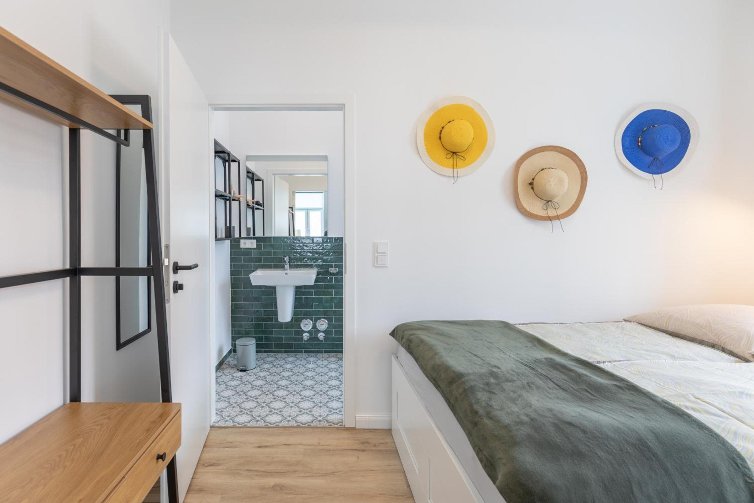 One-Bedroom Apartment photo 2