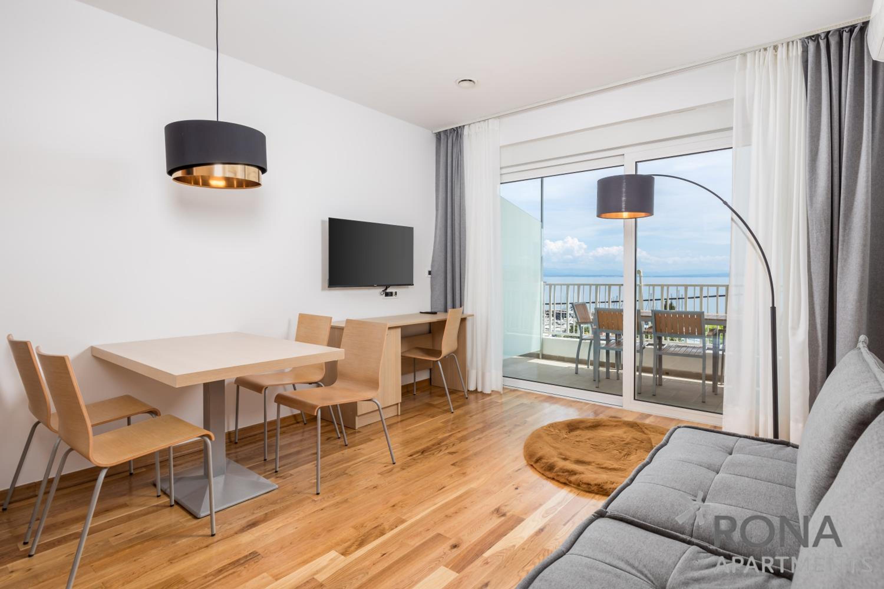 One-Bedroom Apartment With Sea View And Sofa Bed