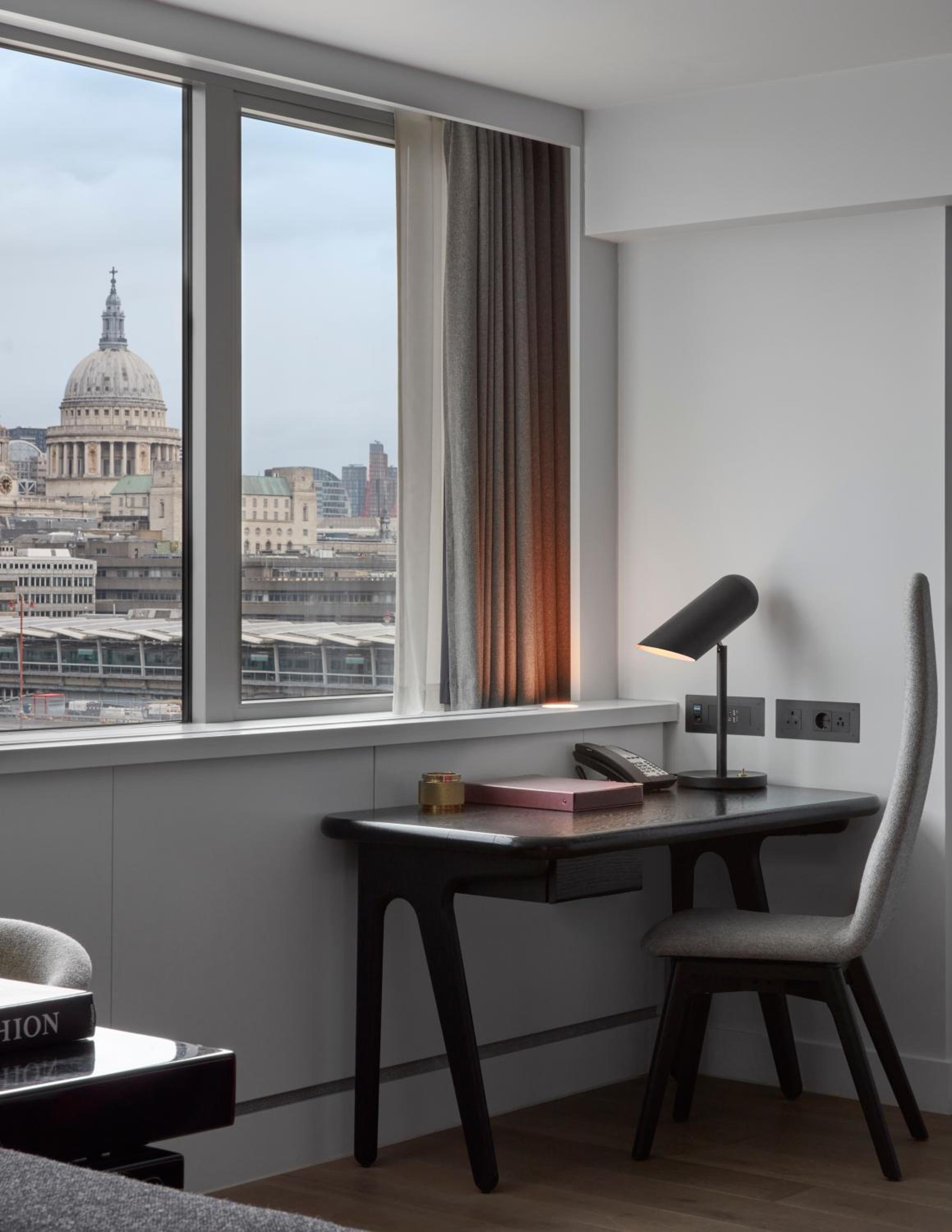 One Bedroom River View Suite thumbnail 5