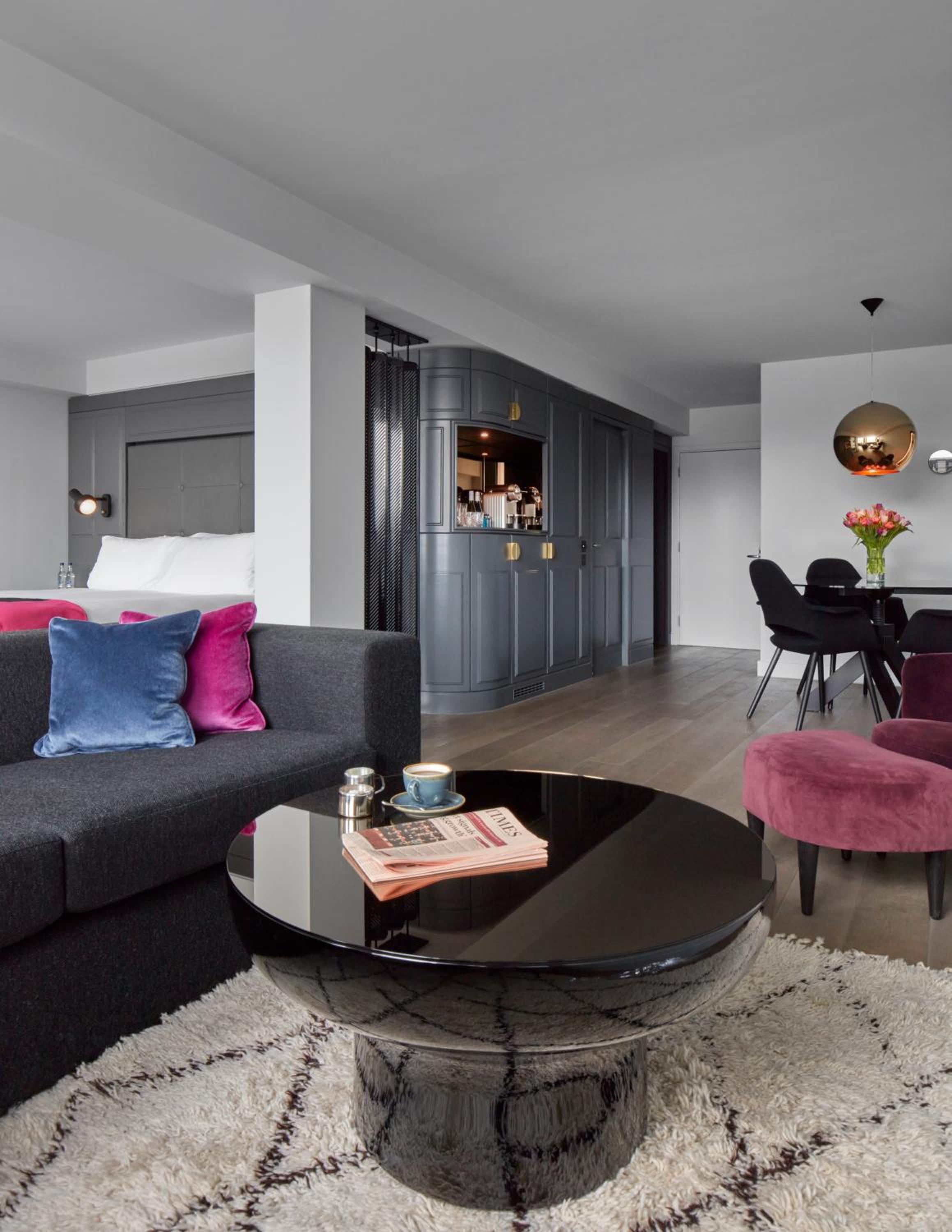 One Bedroom River View Suite thumbnail 6