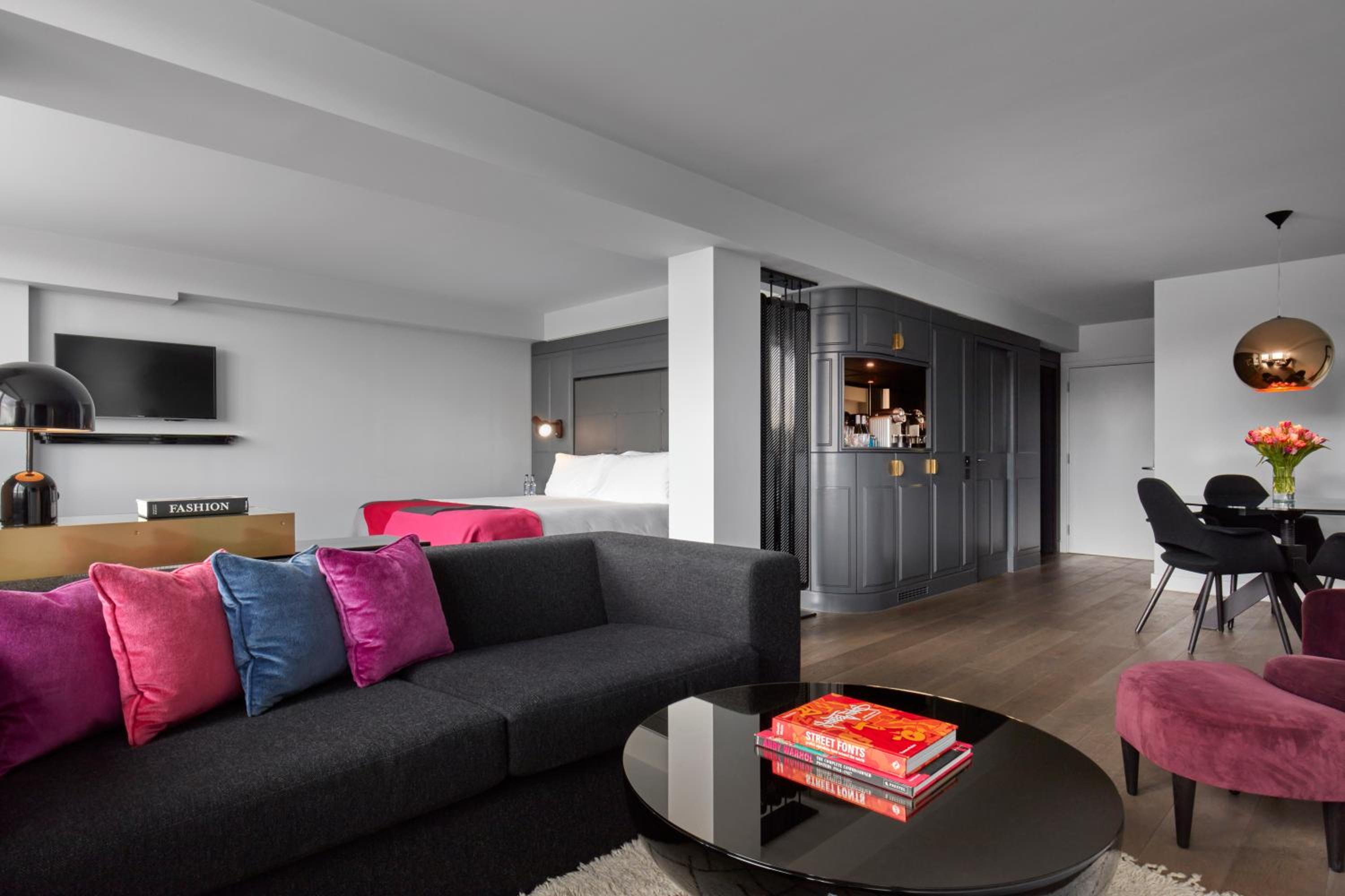 One Bedroom River View Suite