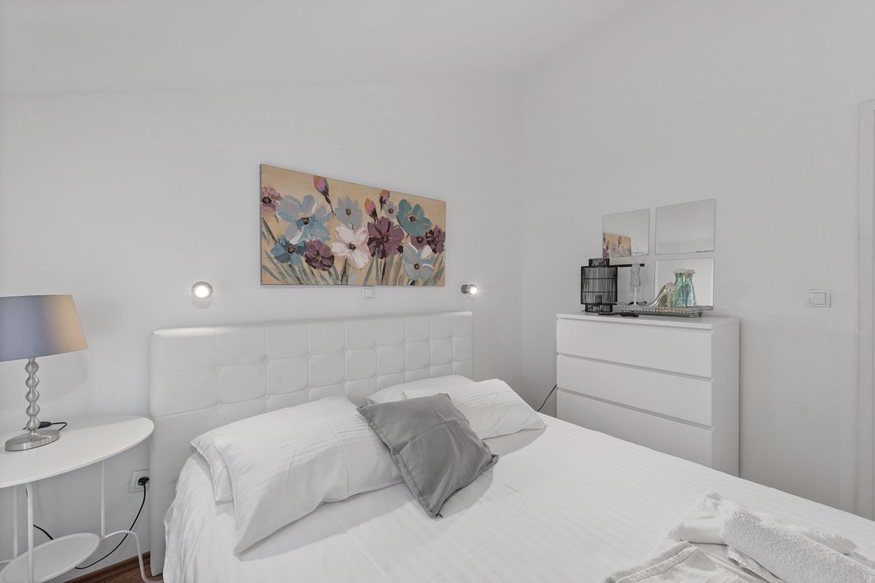 Apartment with Sea View - Photo 17