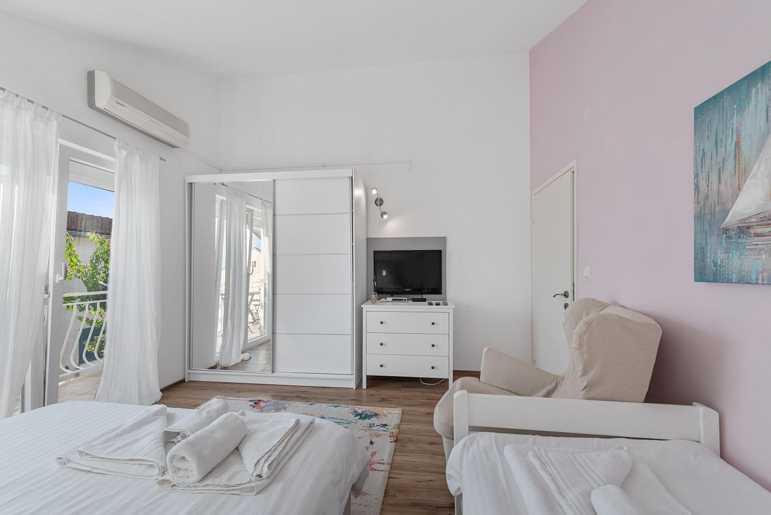 Apartment with Sea View - Photo 19