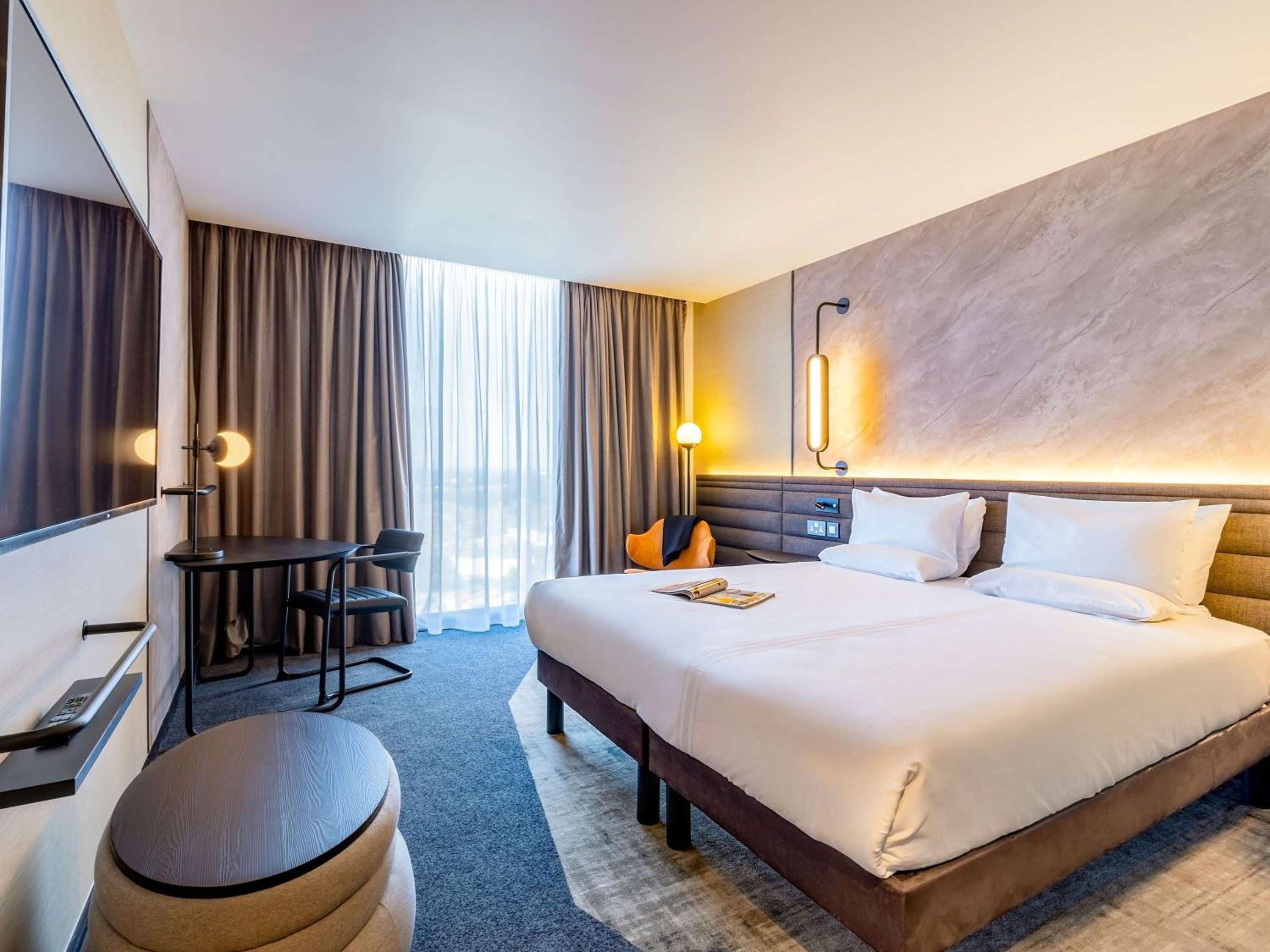 Executive Room