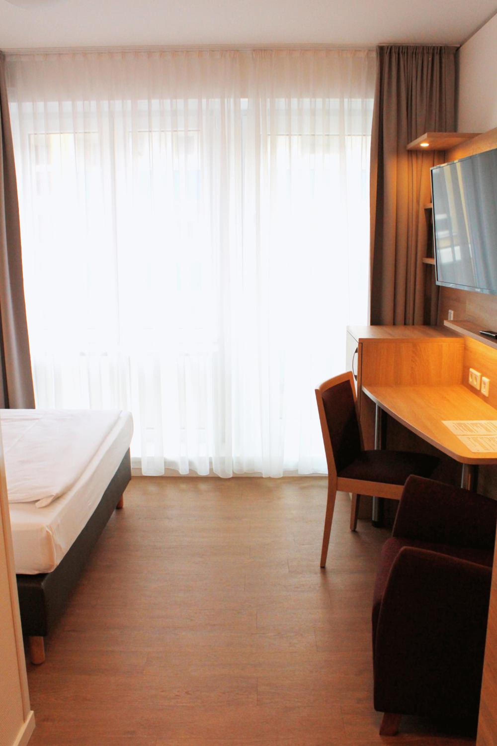 Small Twin Room photo 1